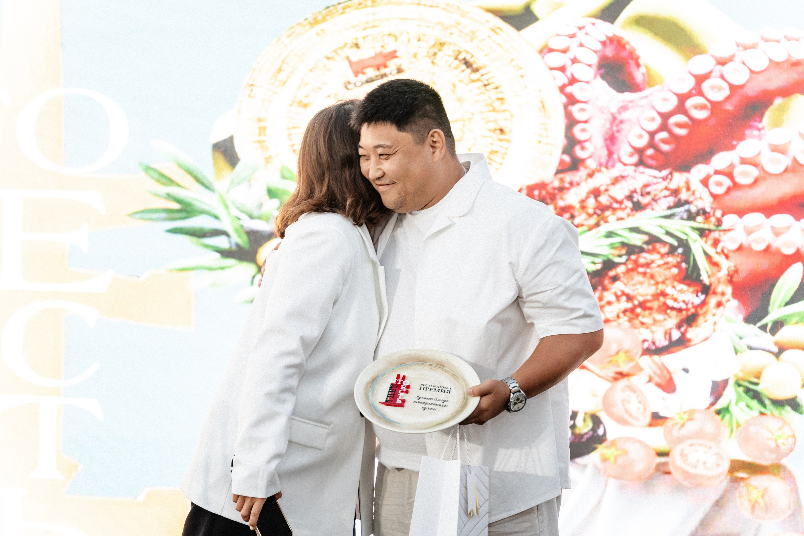 Премия «Что Где Есть» Маяк. Свадебный и репортажный, фуд фотограф в Новороссийске Евгений Александриди