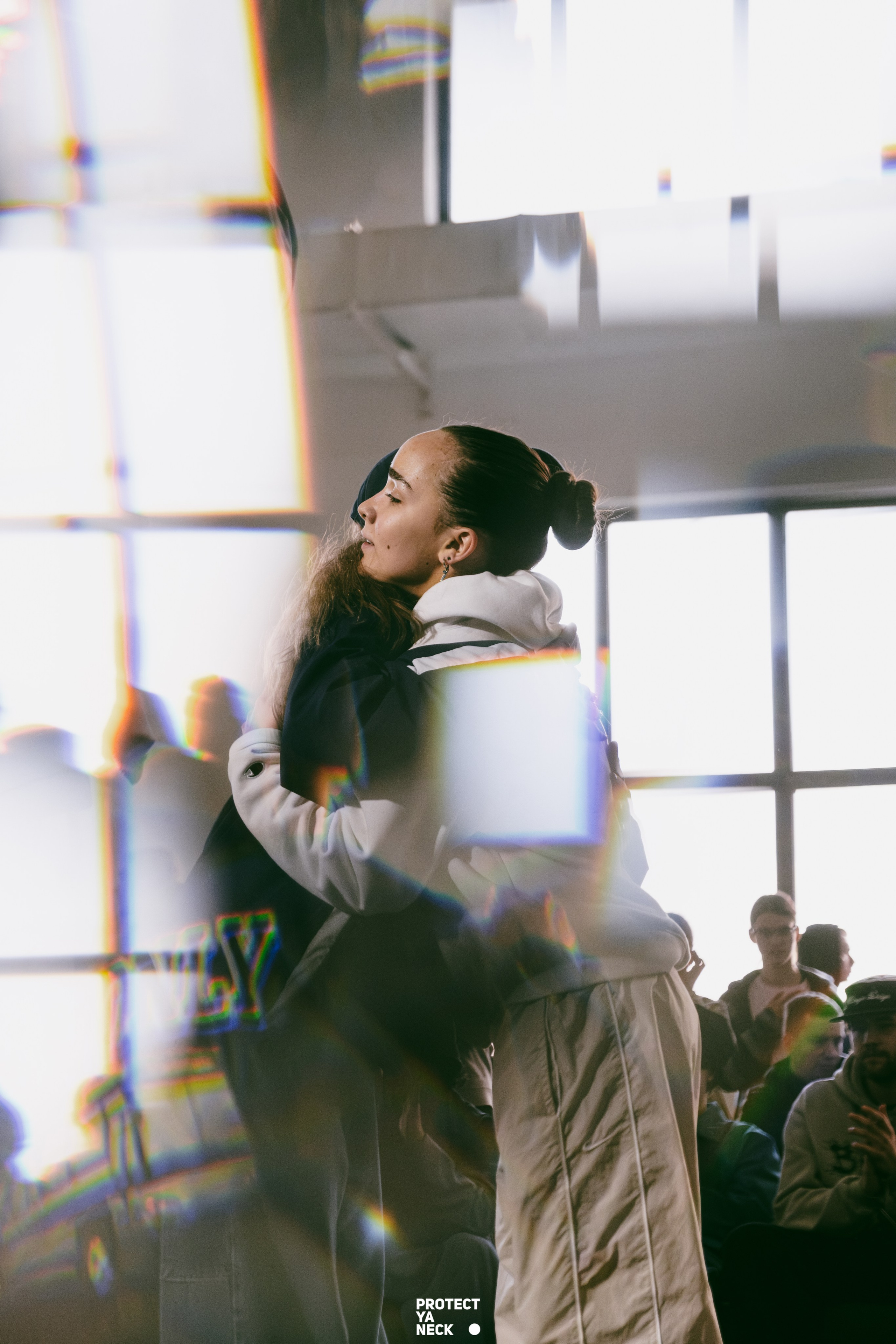 PROTECT YA NECK 22/03 (@youlovebu). Соня бу тебя сфоткала