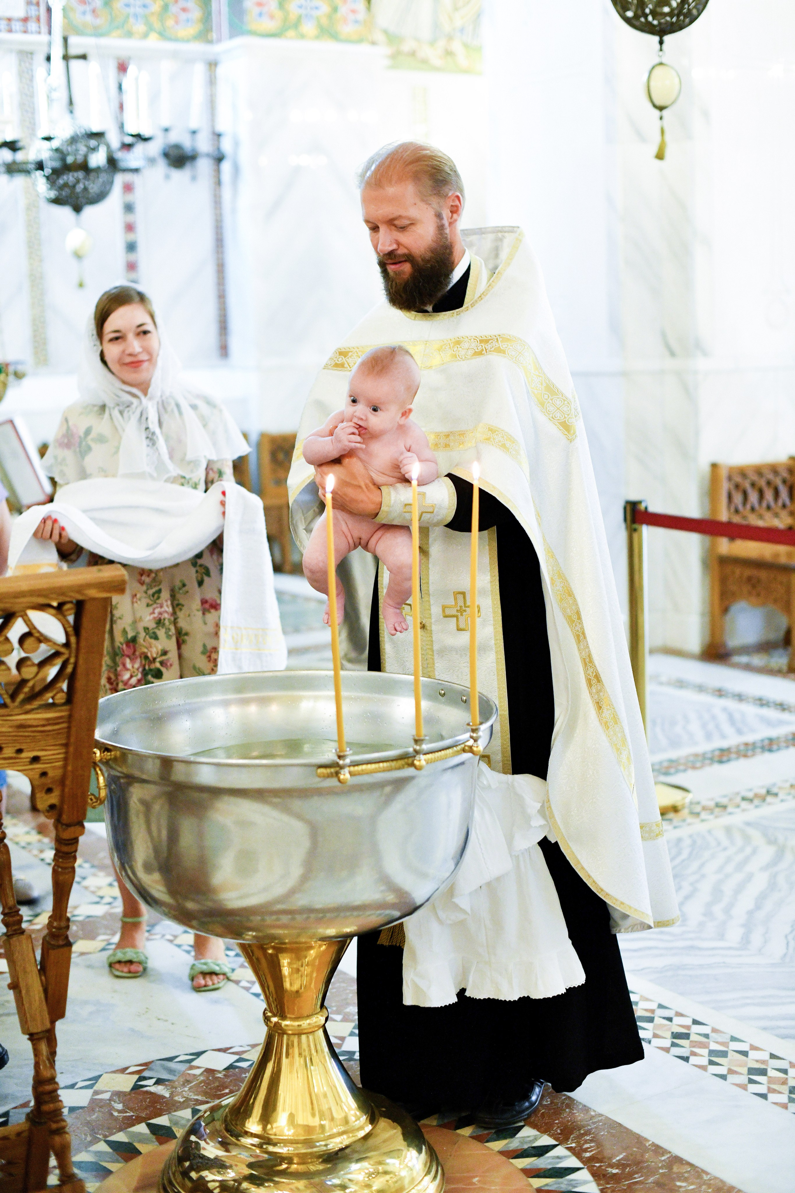 Крещение Марии. Церковь Покрова Пресвятой Богородицы в Ясенево. Свадебный и портретный фотограф в Москве Галина Борисова