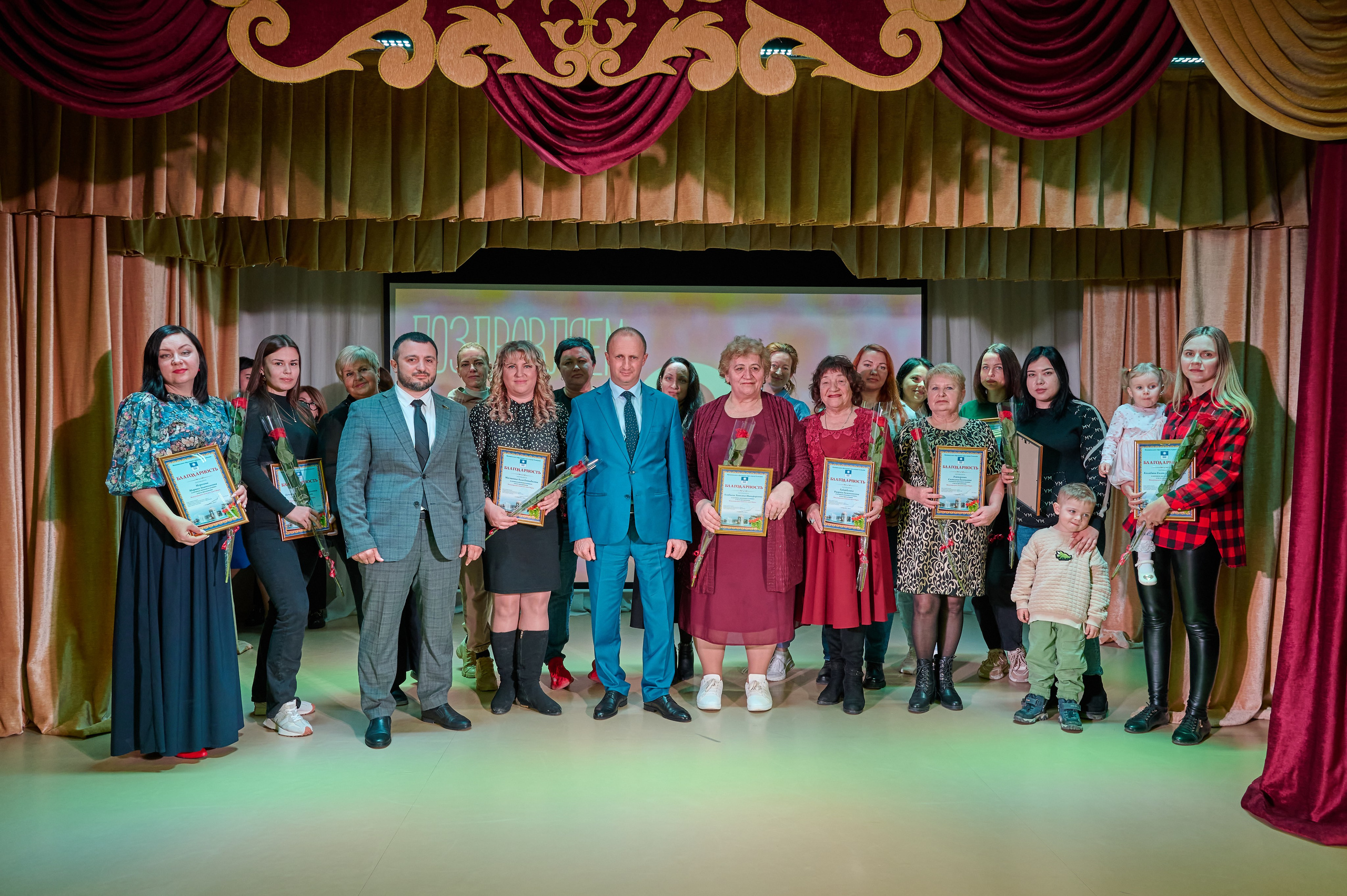 8 марта Виноградный. Жизнь курорта Кабардинка в фотографиях