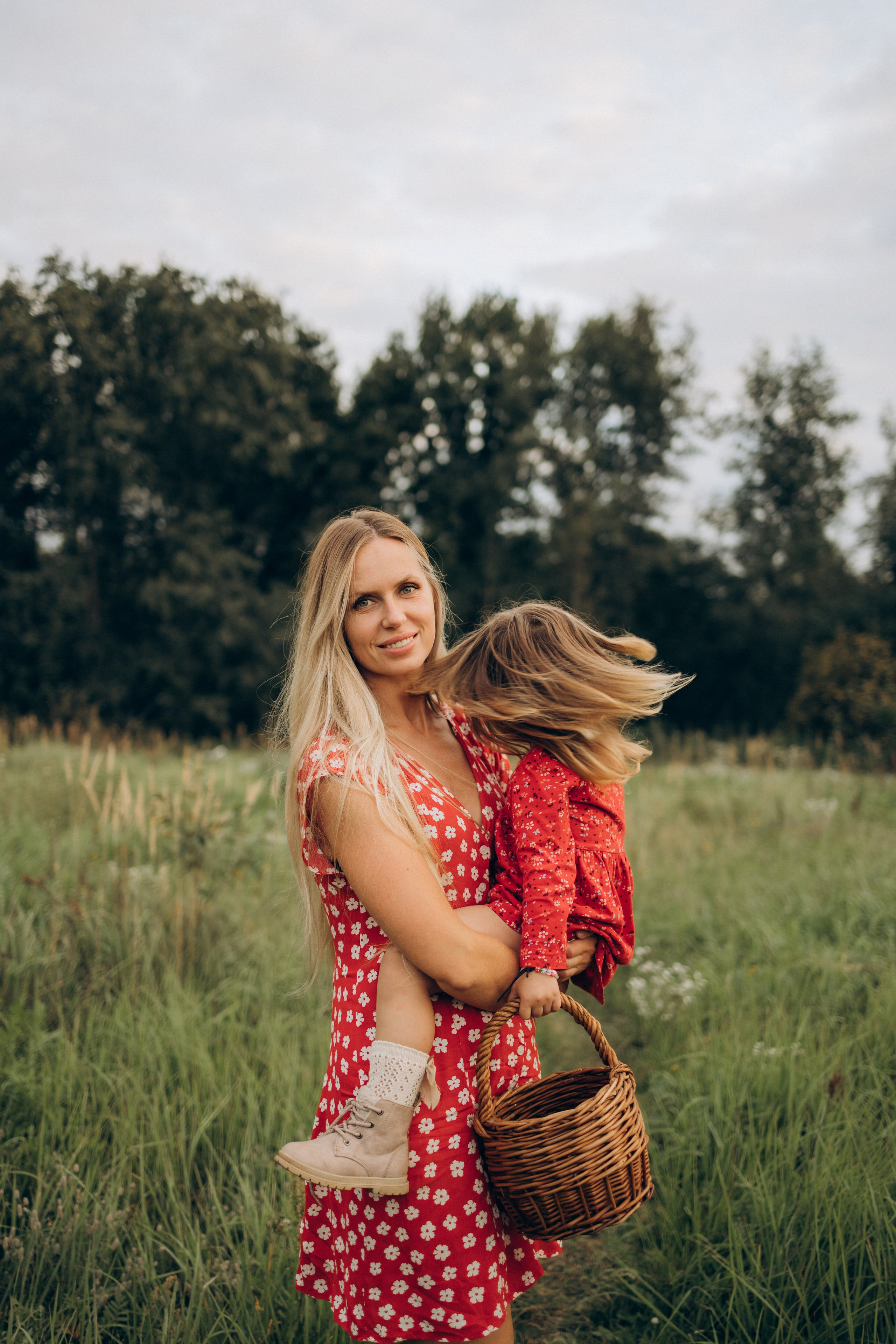 Мама и дочка (5.09.2025) г. Жуков (Калужская обл.). Надежда Стар семейный и церковный фотограф в Жукове и Калужской области