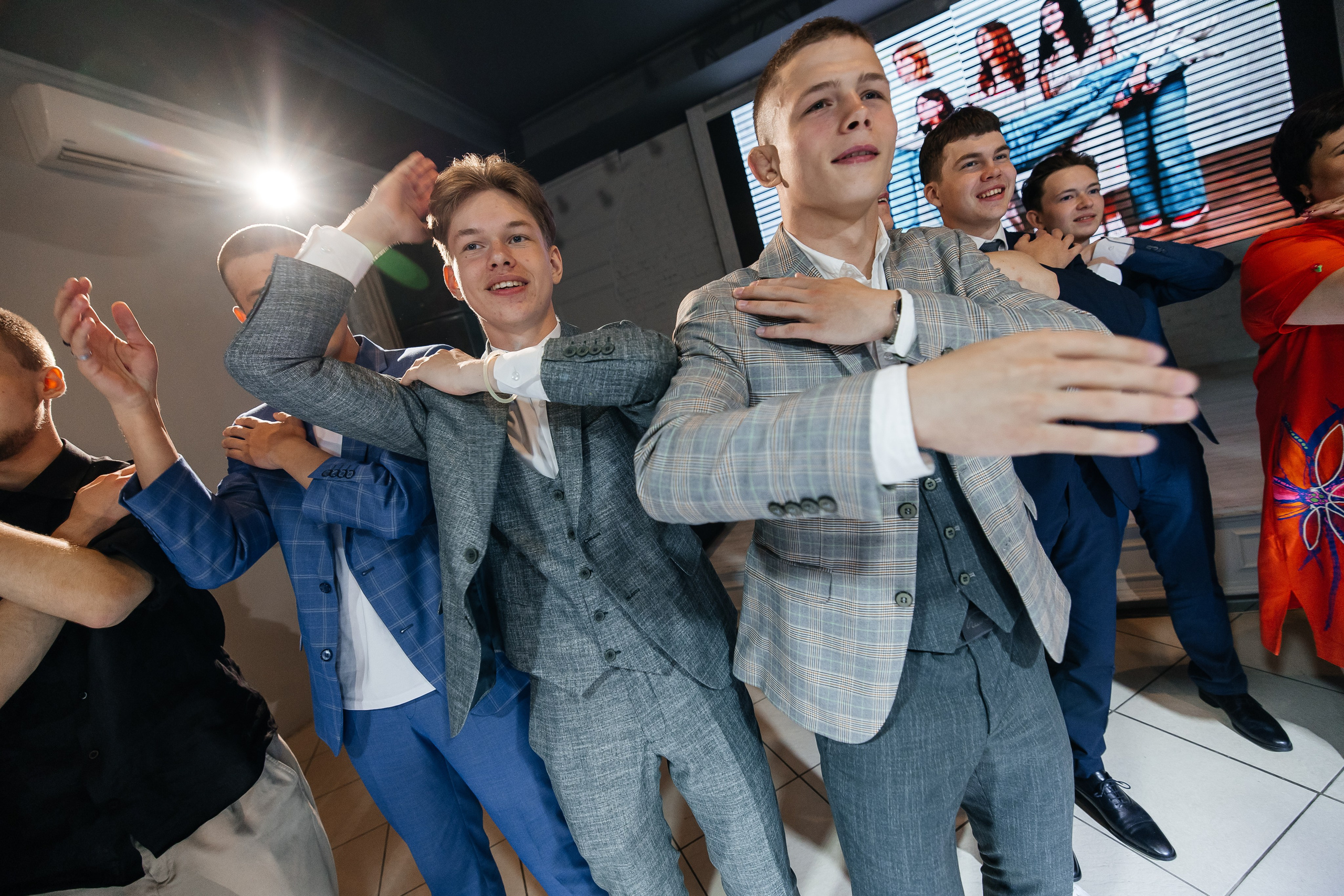 2023-06-23 Выпускной МБОУ СОШ № 10. Фотограф в Красноярске