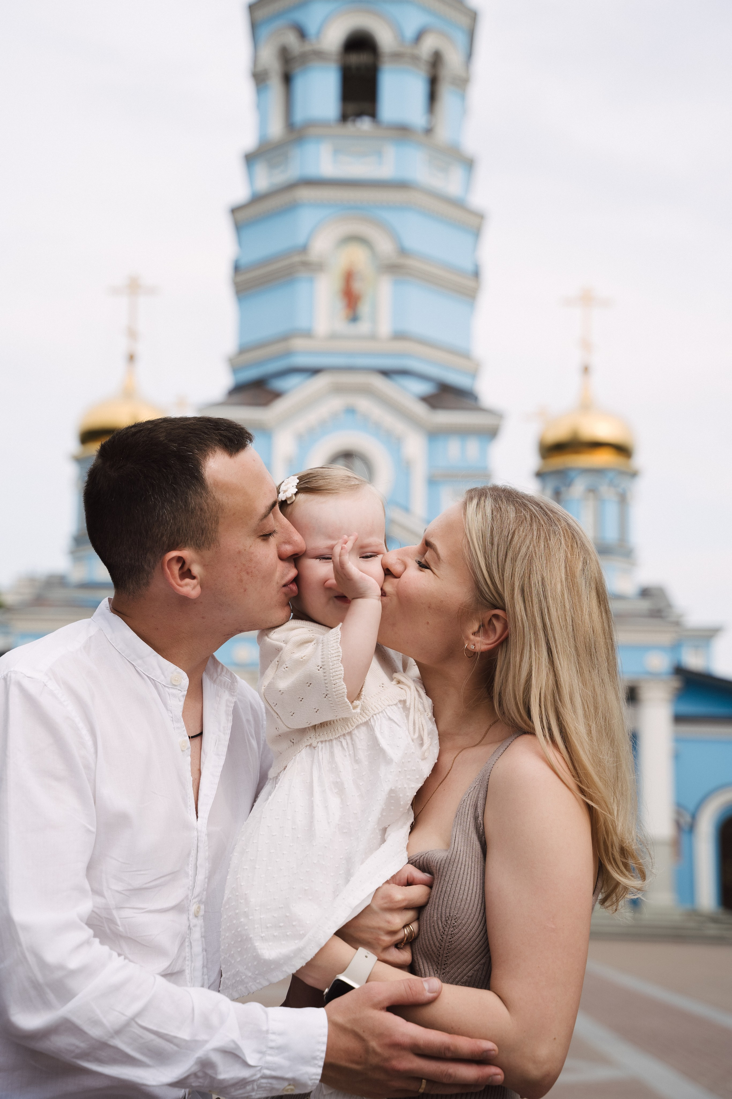 Свадебный и семейный фотограф в Пскове и Острове Света Суворова