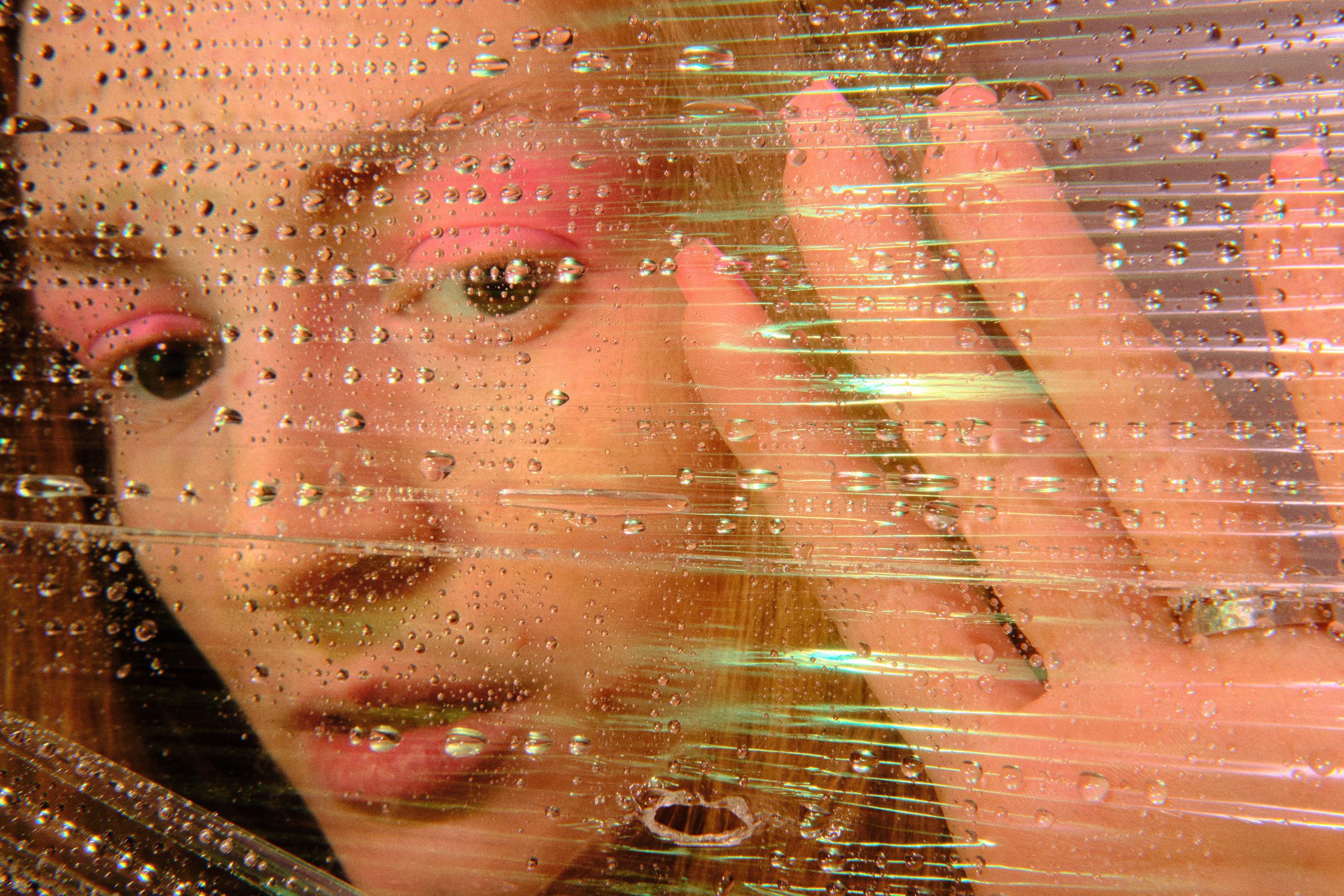 Серия фото — человек застрявший в иллюзиях. Фотограф Акишкин Кирилл. Фотопродакшн, видеопродакшн, снять рекламу. Москва