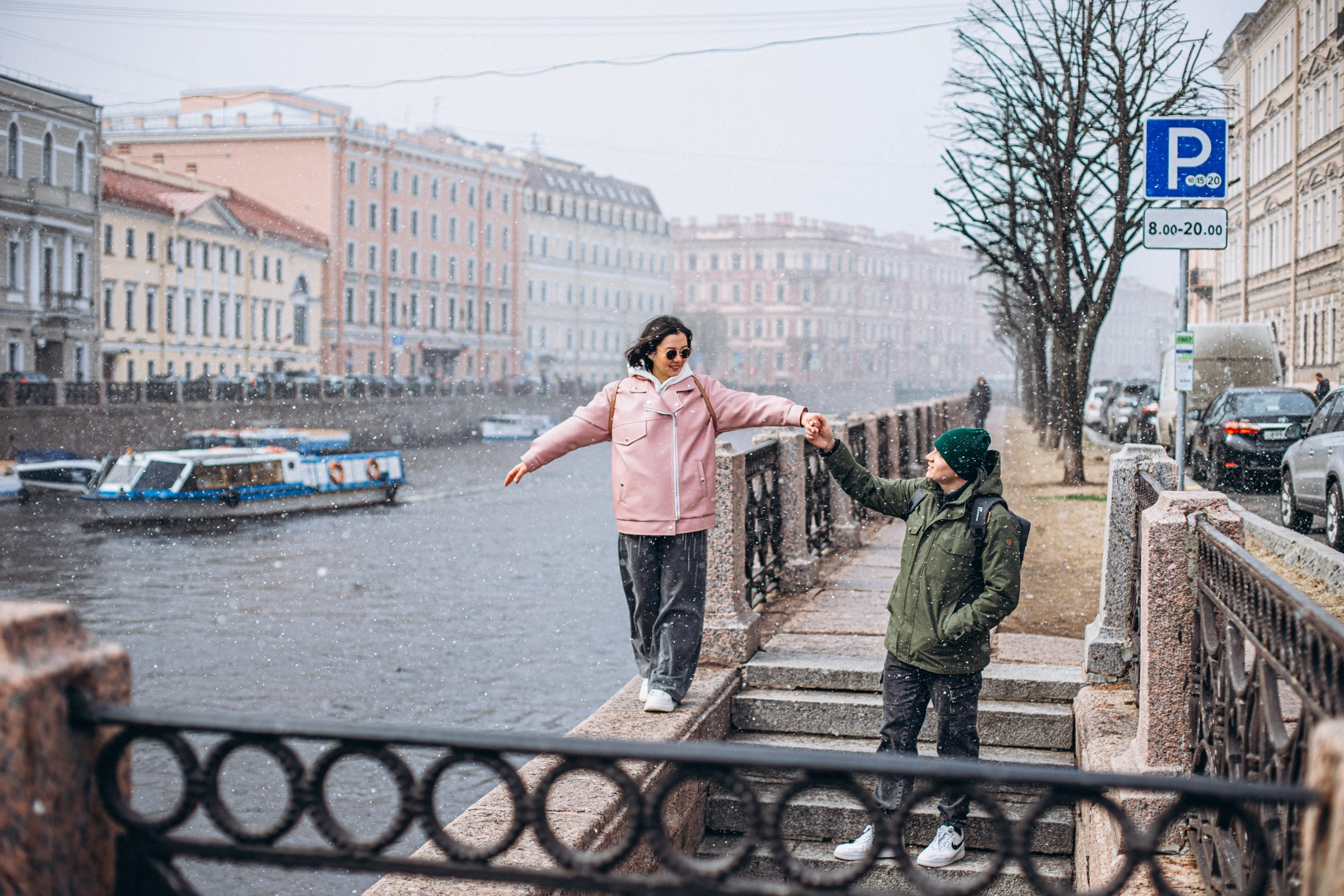 Максим и Катерина в мае. Фотопрогулка в Петербурге. Индивидуальный и семейный фотограф в Санкт-Петербурге