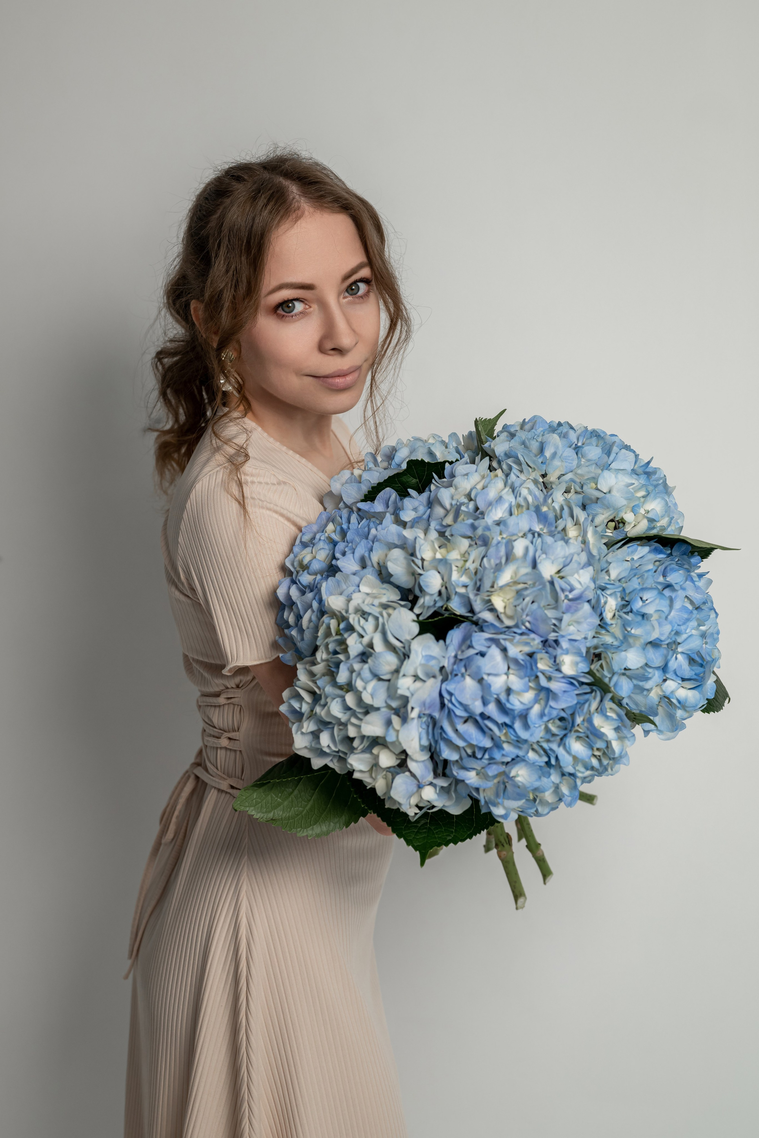 Фотопроект с голубыми гортензиями. Фотограф в городе Салават