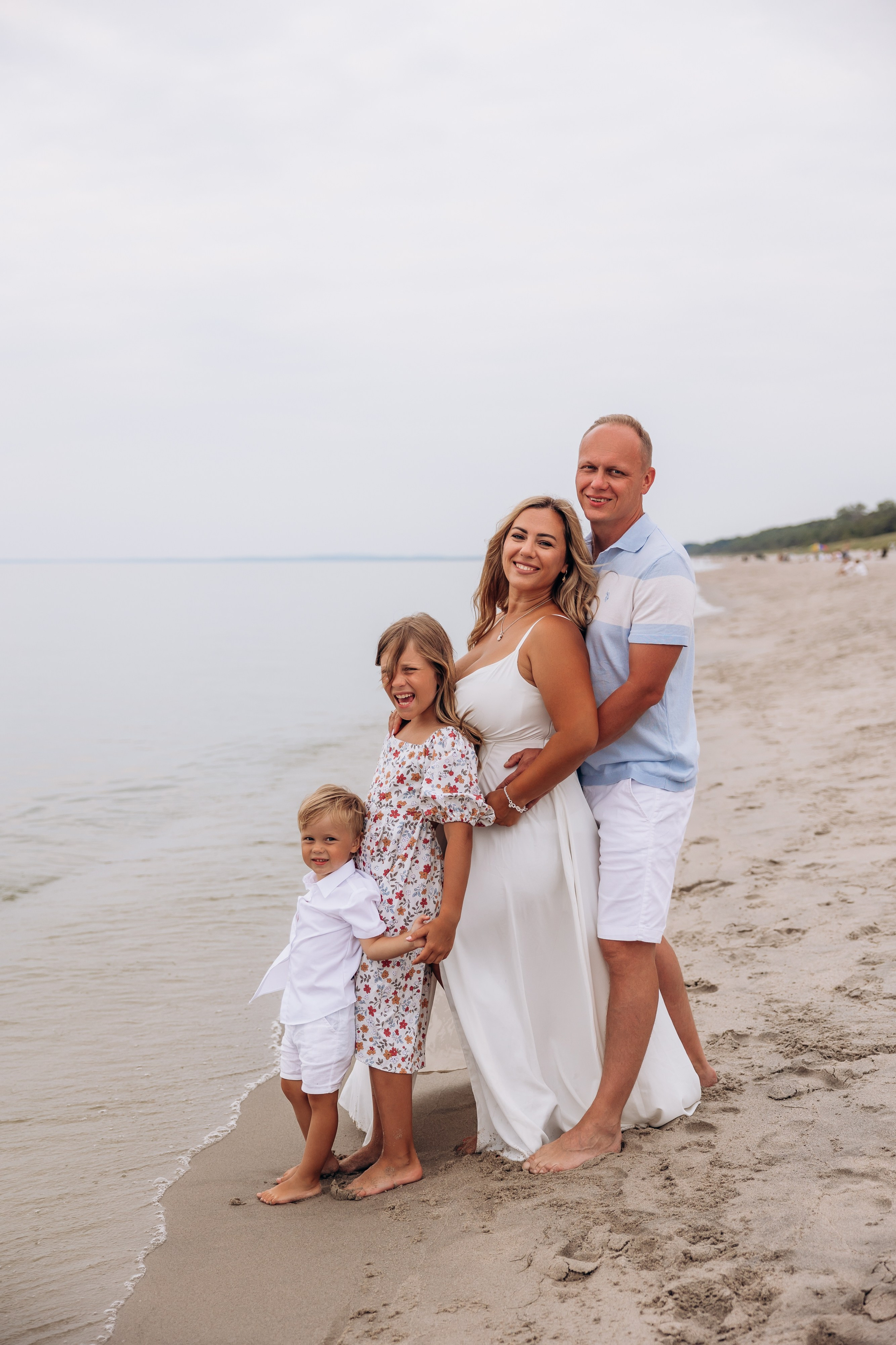 Большая семья Мечниково (Балтийск) море лето. Фотограф в Калининграде свадебная фотография, репортажная, фотосессии