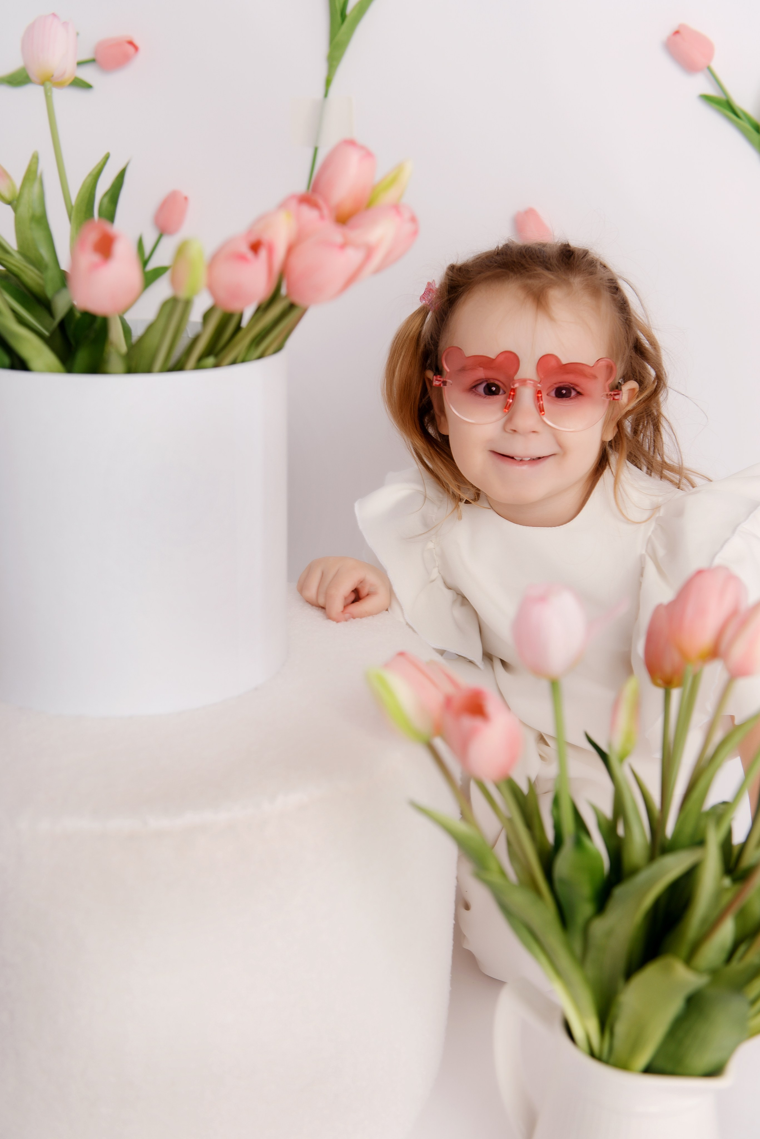 Съёмка с цветами Весенний проект. Детский фотограф в Долгопрудном и Москве
