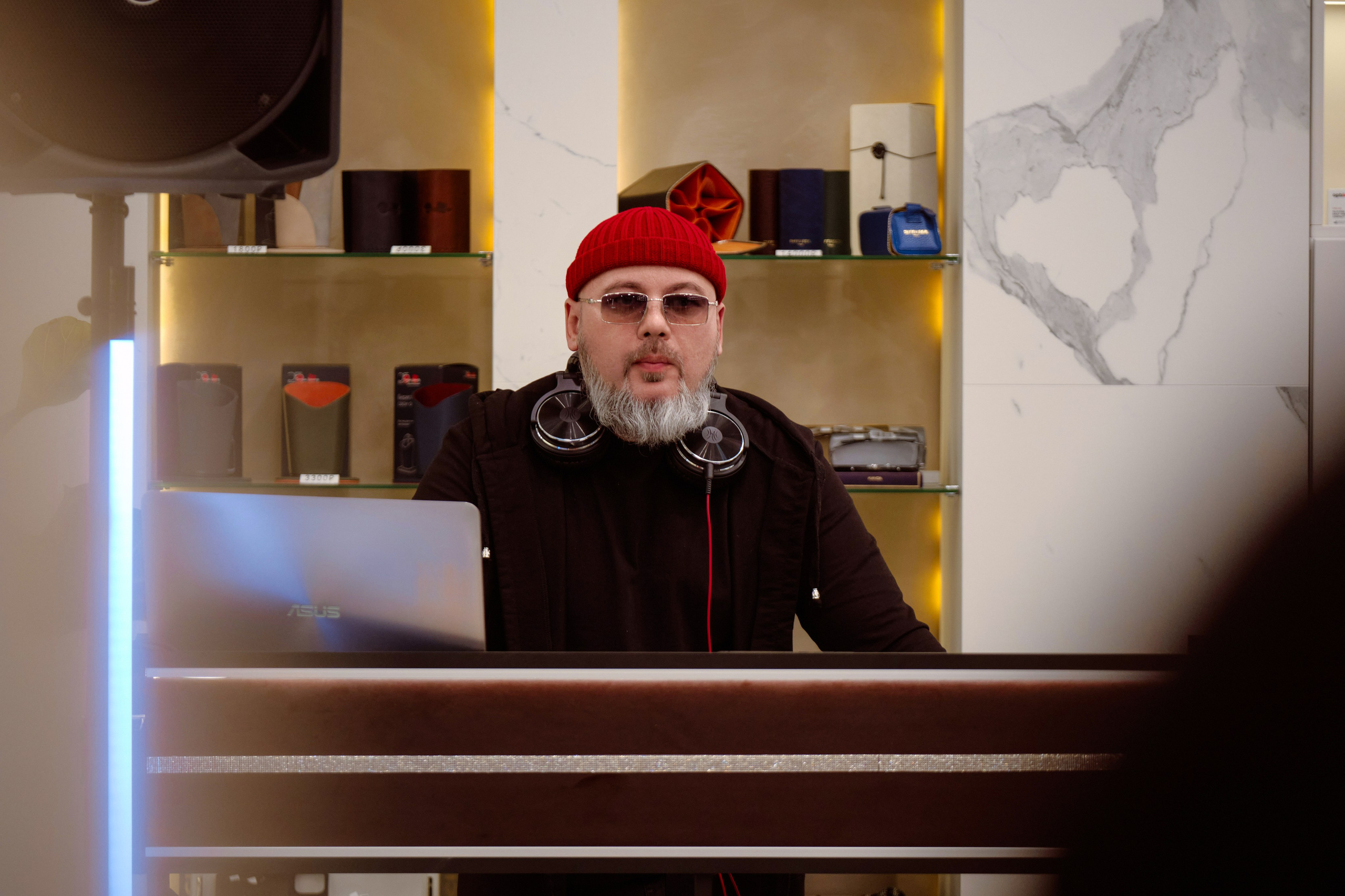 ОПТИК ЦЕНТ. Свадебный фотограф в Екатеринбурге Соседков Евгений