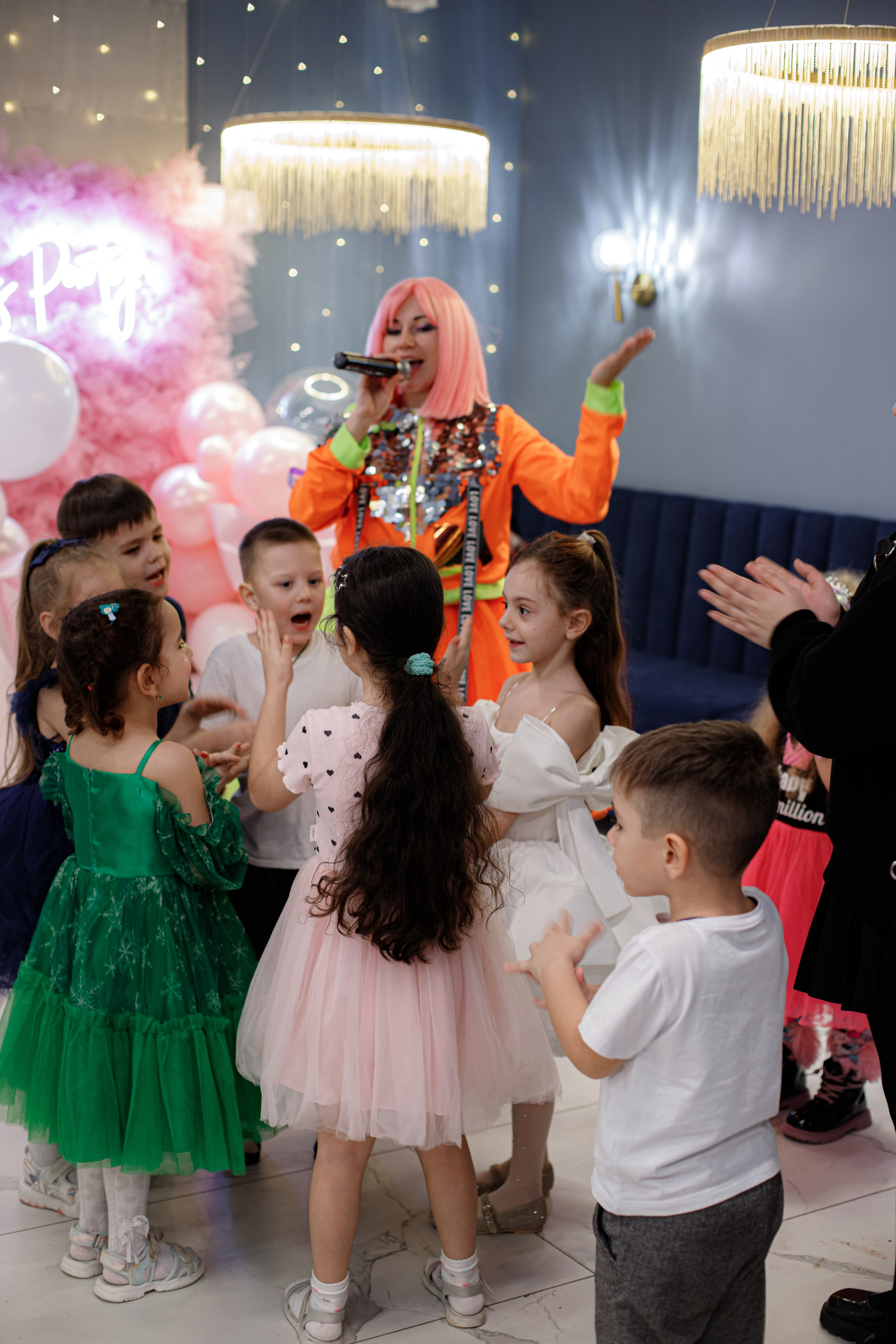 ASIA'S BIRTHDAY PARTY. Photokarish