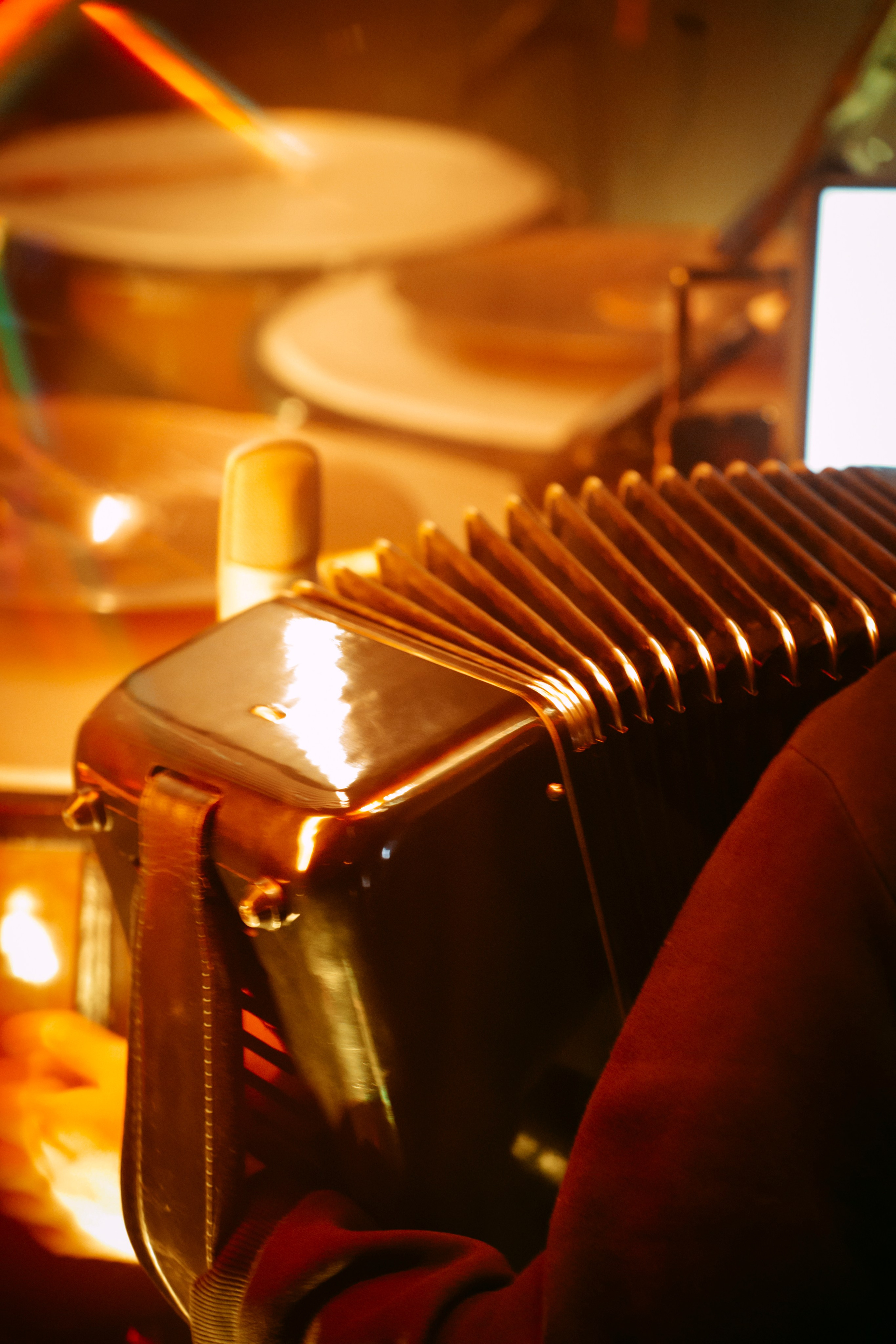 Synesthesia|Черное озеро. Главная