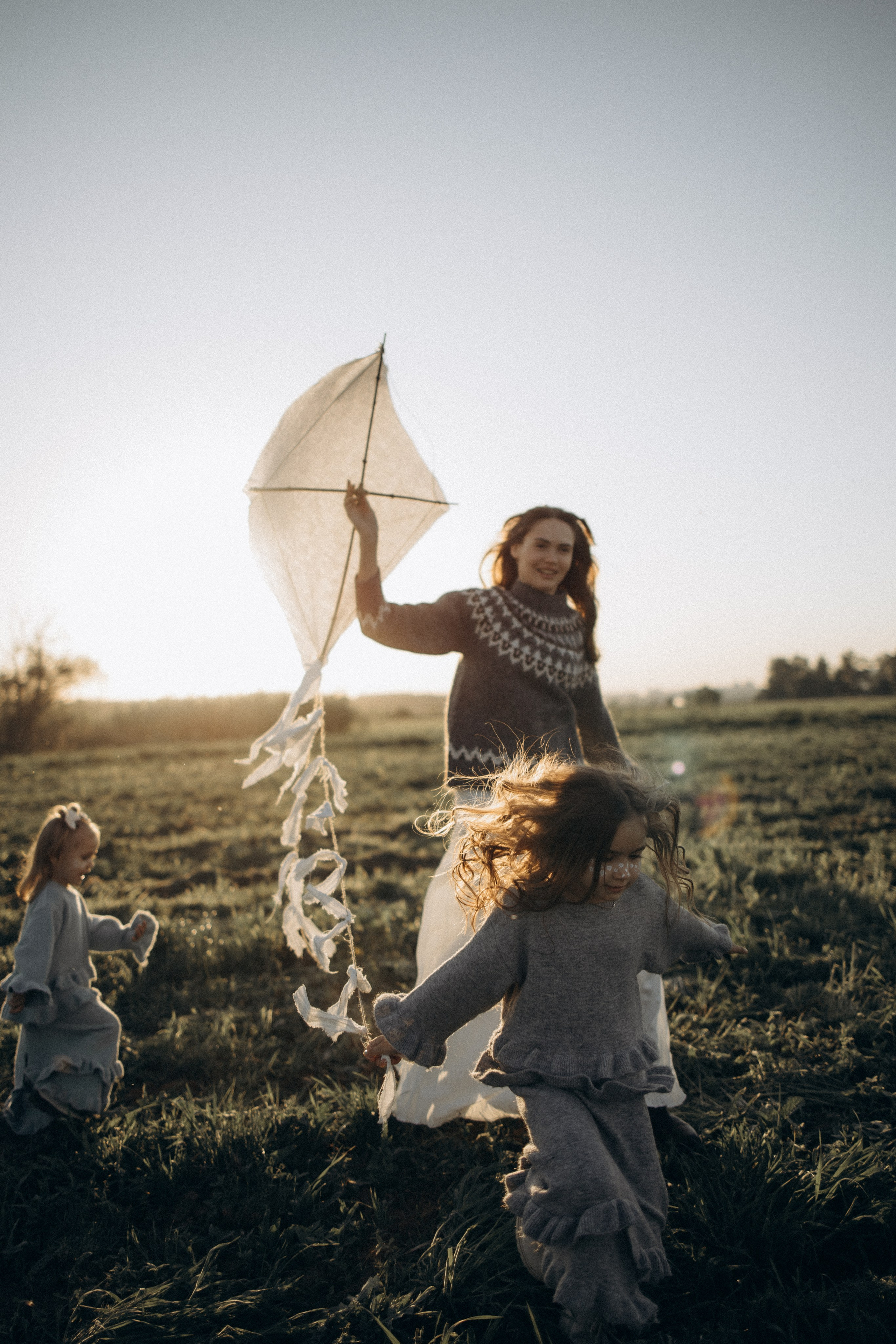 Поле, ромашки и воздушный змей. Семейный фотограф Москва Юлиана Фетисова
