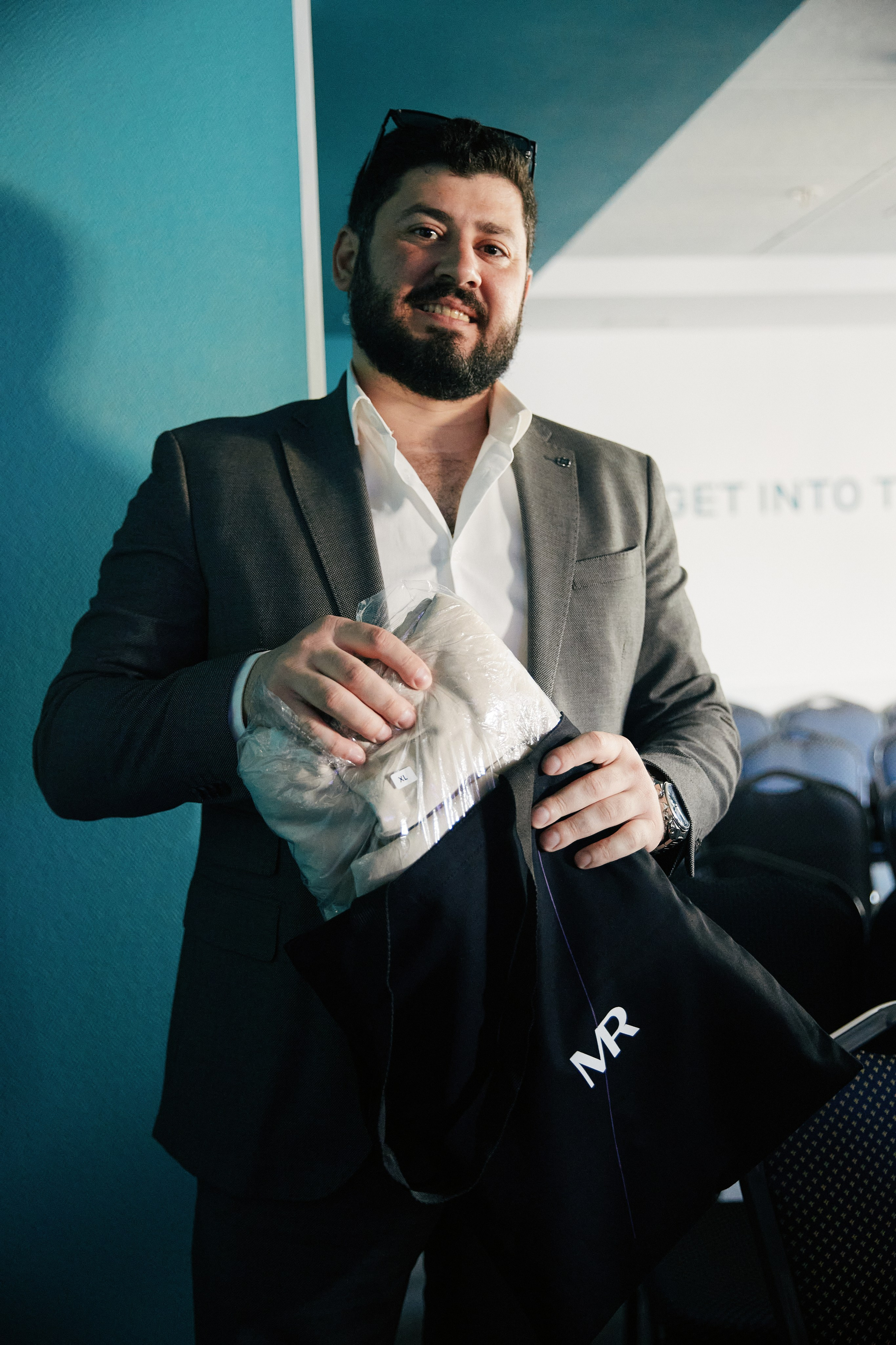 Презентация MR Group в ibis 23.04. Свадебный репортажный фотограф краснодар максим дремов дрёмов фотосессия студия цена