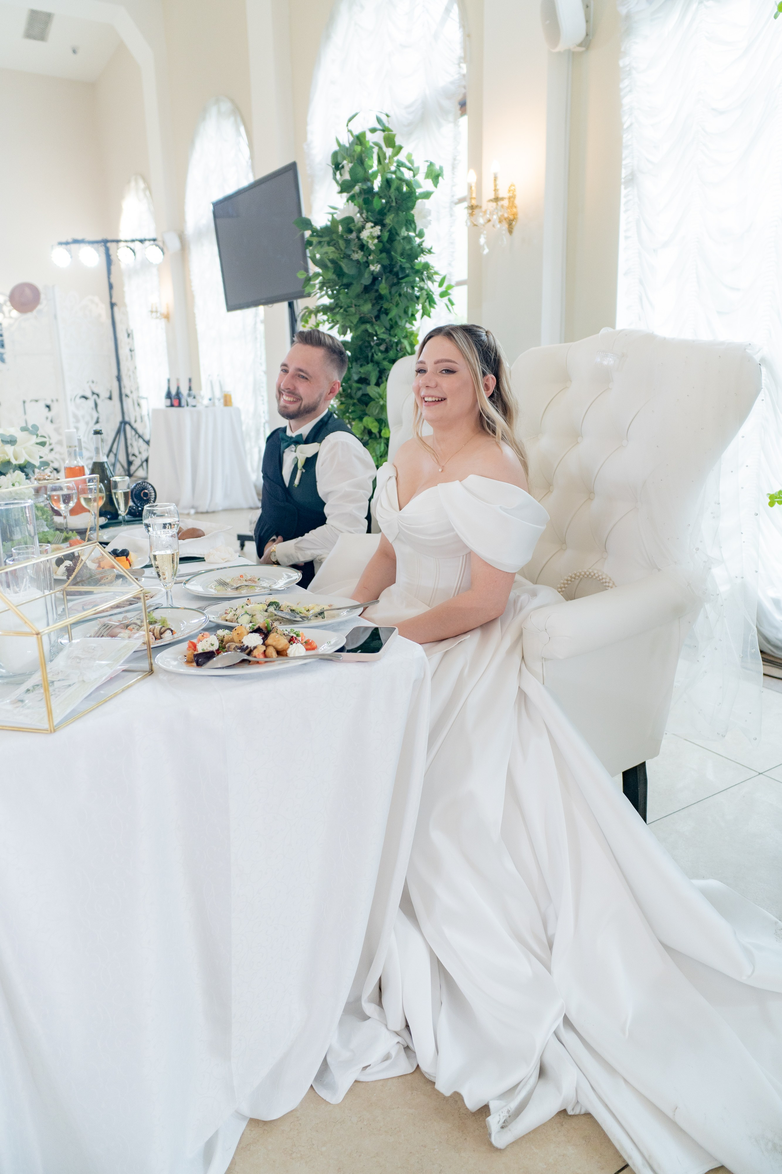 Свадебная фотосессия в отеле Хилтон. Свадебный фотограф Александр Невский в Санкт-Петербурге