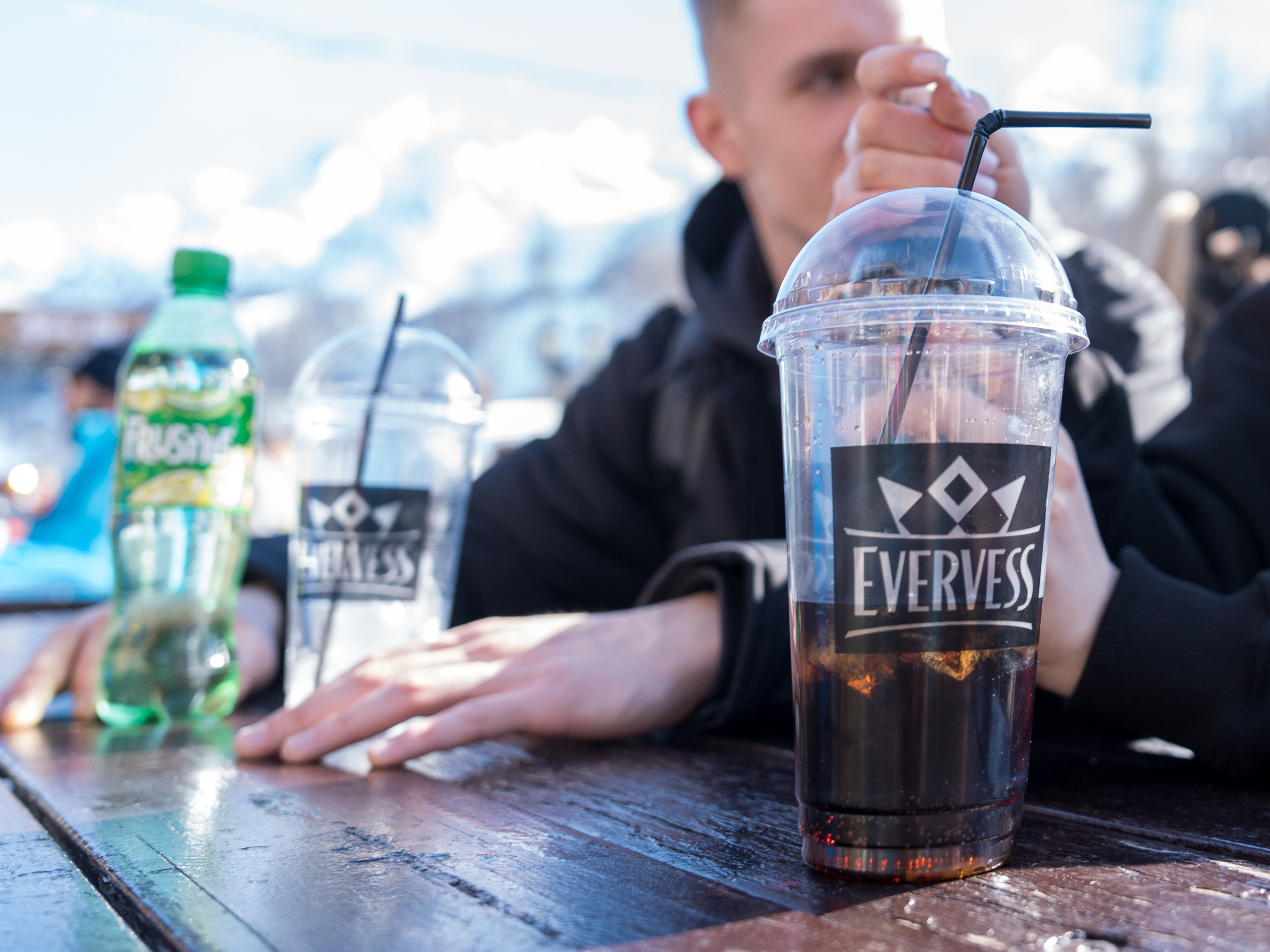 Компания «EVERVESS»: отчет с точек продаж на курортах Красной Поляны. Репортажный фотограф в Красной Поляне и Сочи Павлюченко Екатерина