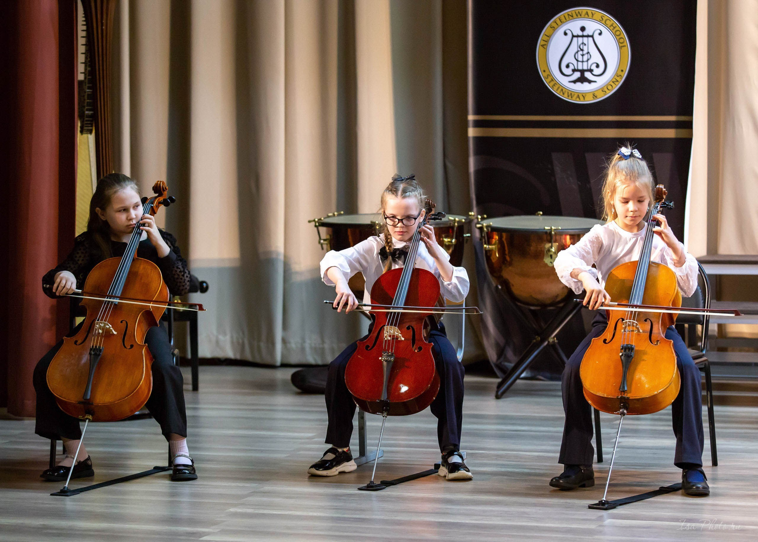 Отчётный концерт ДШИ им. Н.А. Римского-Корсакова. Струнный отдел. Репортажный фотограф в Москве