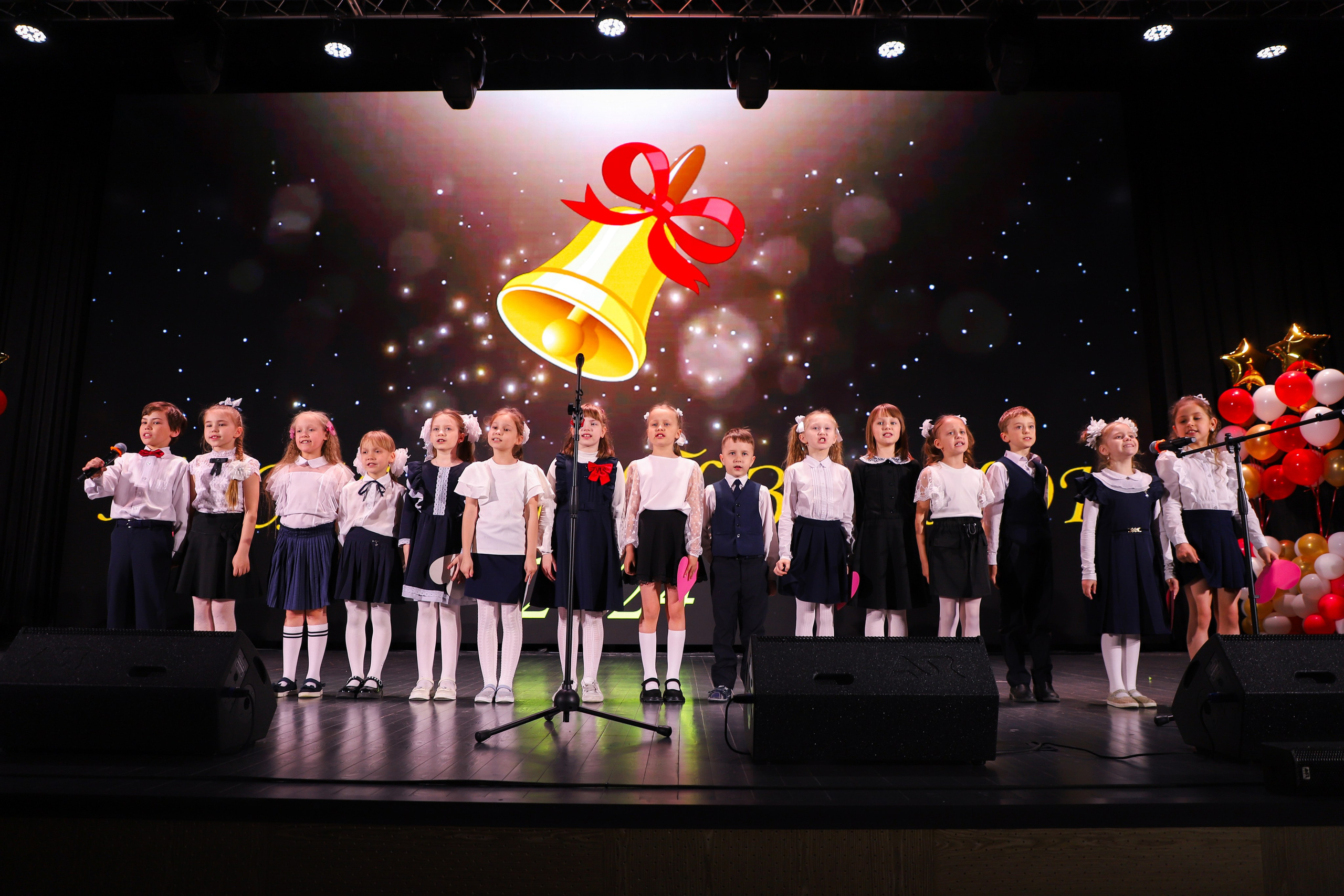 Последние звонки в школе. K-pop (и не только) фотограф в Москве Светлана Полякова