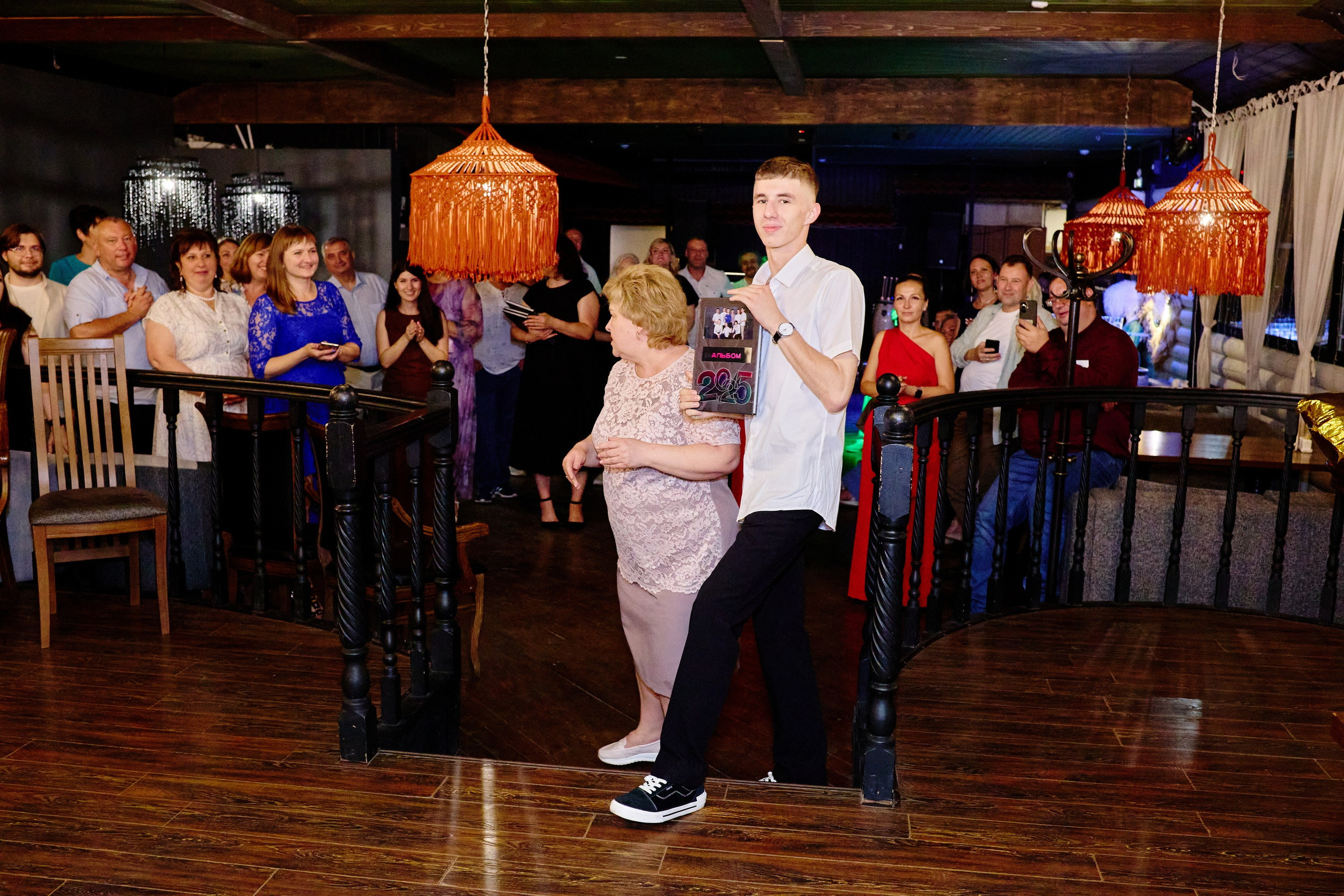 Выпускной 35 Сош. Фотограф Выпускные альбомы Таганрог Сергей Коробченко
