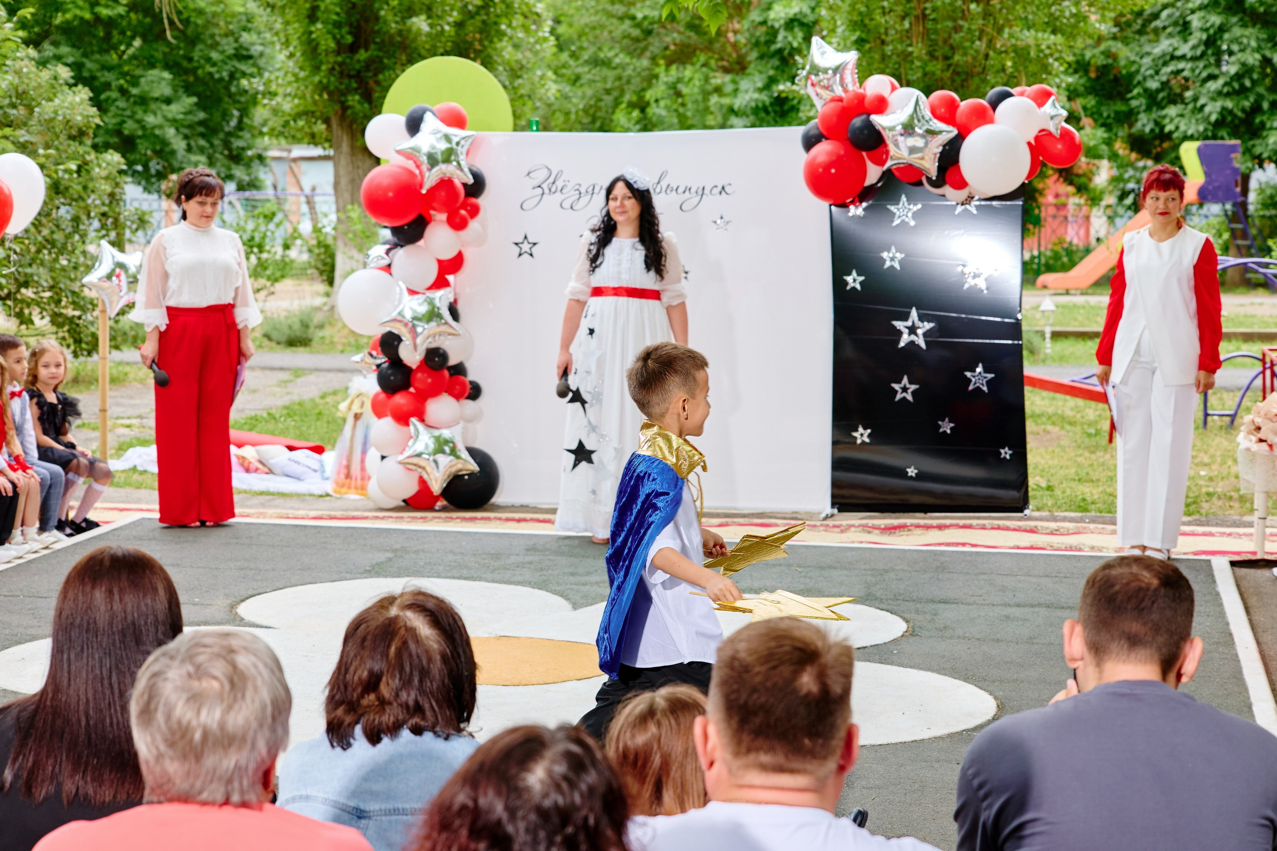 Выпускной 45 сад. Фотограф Выпускные альбомы Таганрог Сергей Коробченко