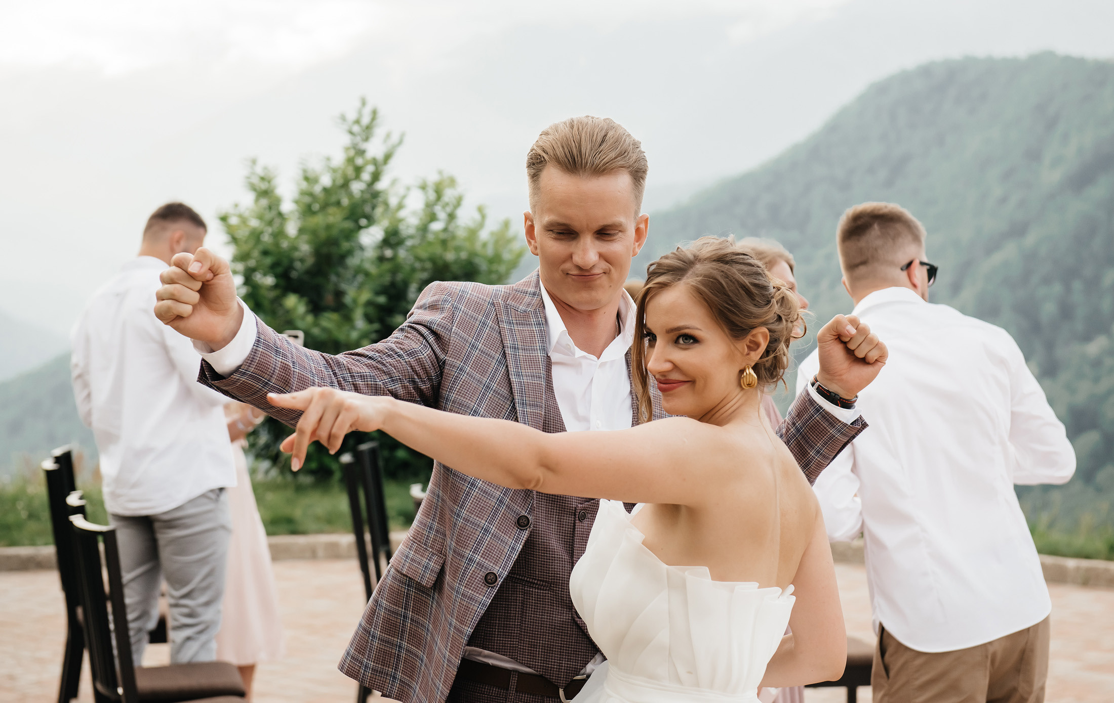 Свадьба в горах в Sky park отель. Фотограф Сочи Евгений Соколов