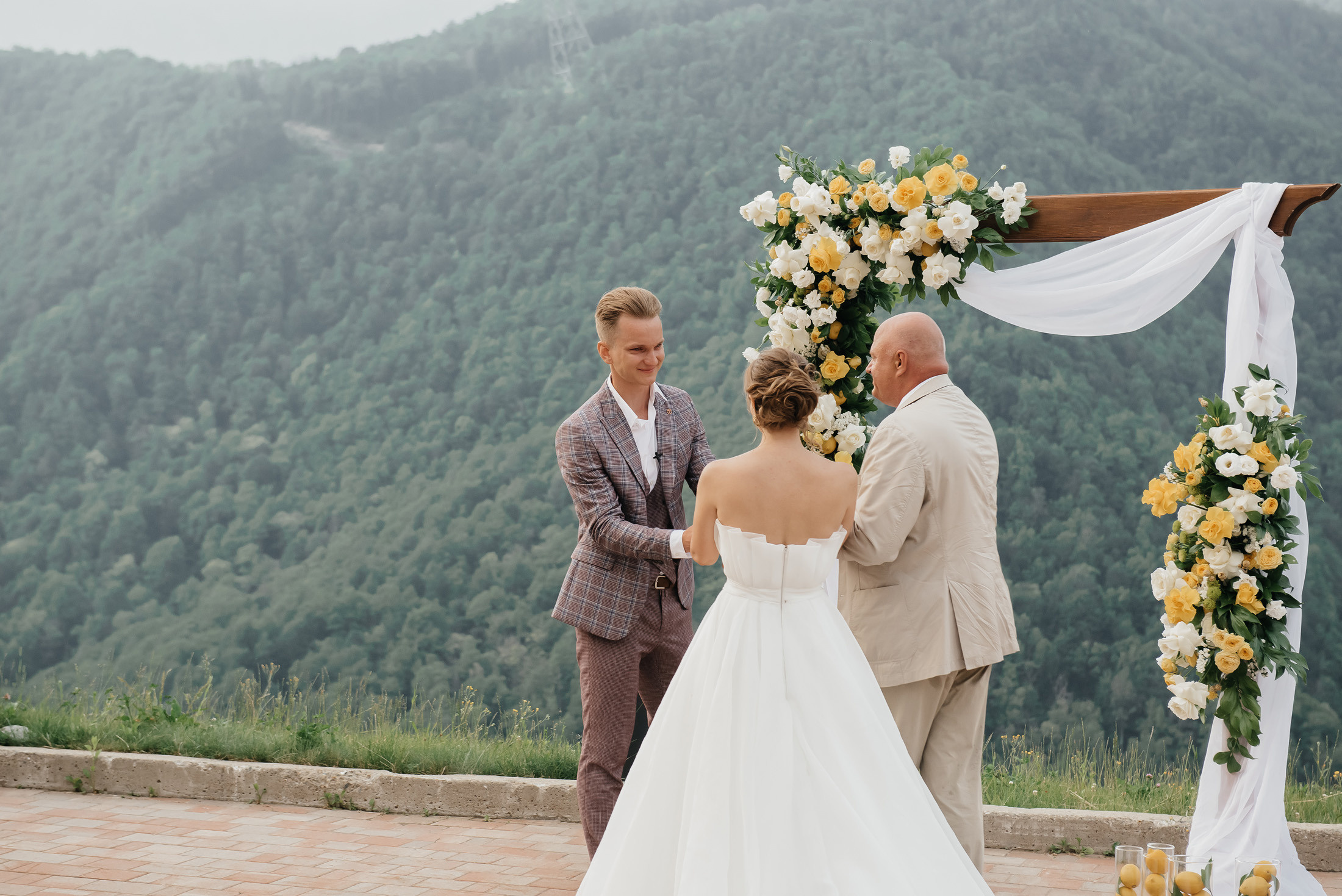Свадьба в горах в Sky park отель. Фотограф Сочи Евгений Соколов