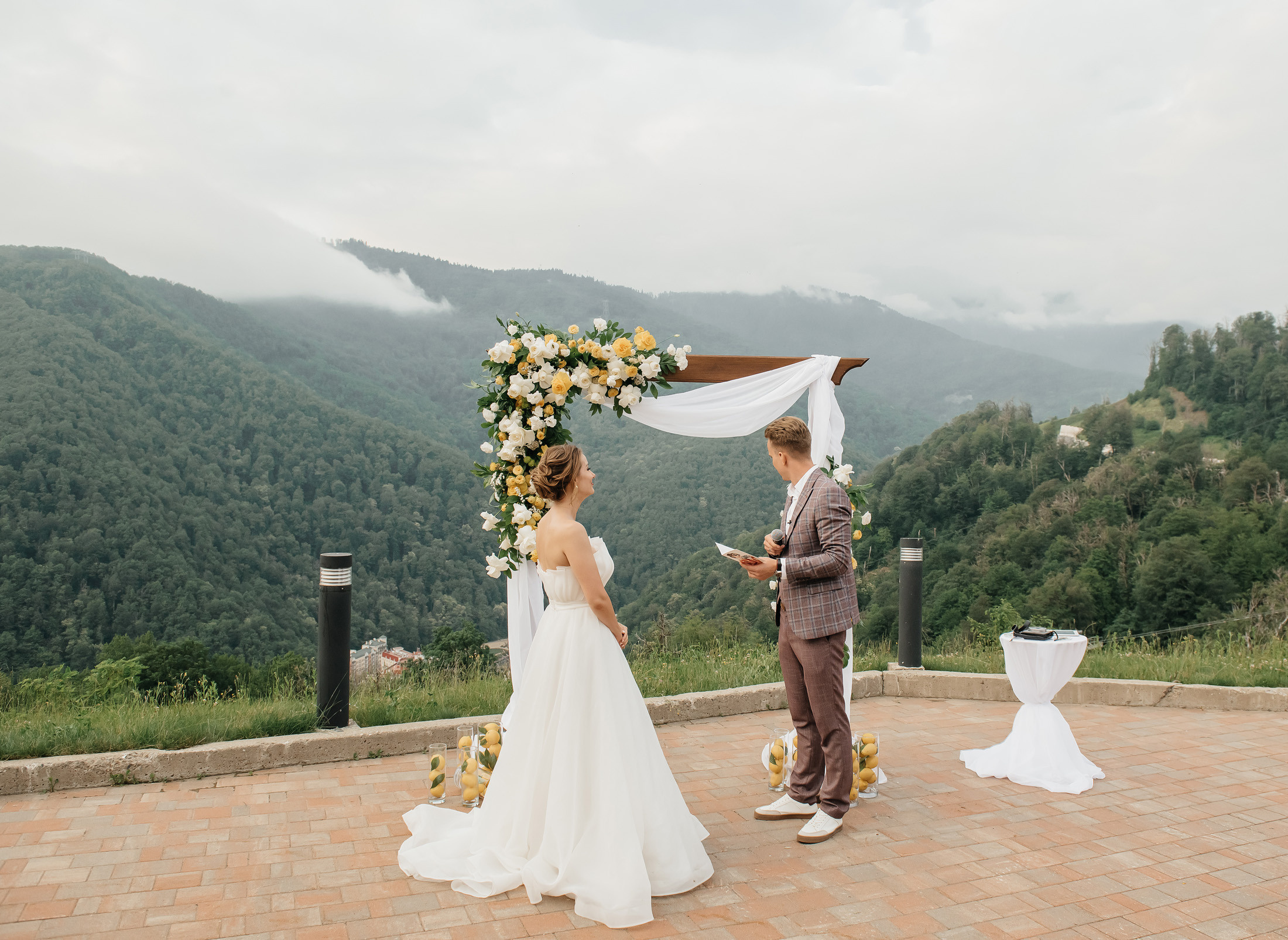 Свадьба в горах в Sky park отель. Фотограф Сочи Евгений Соколов