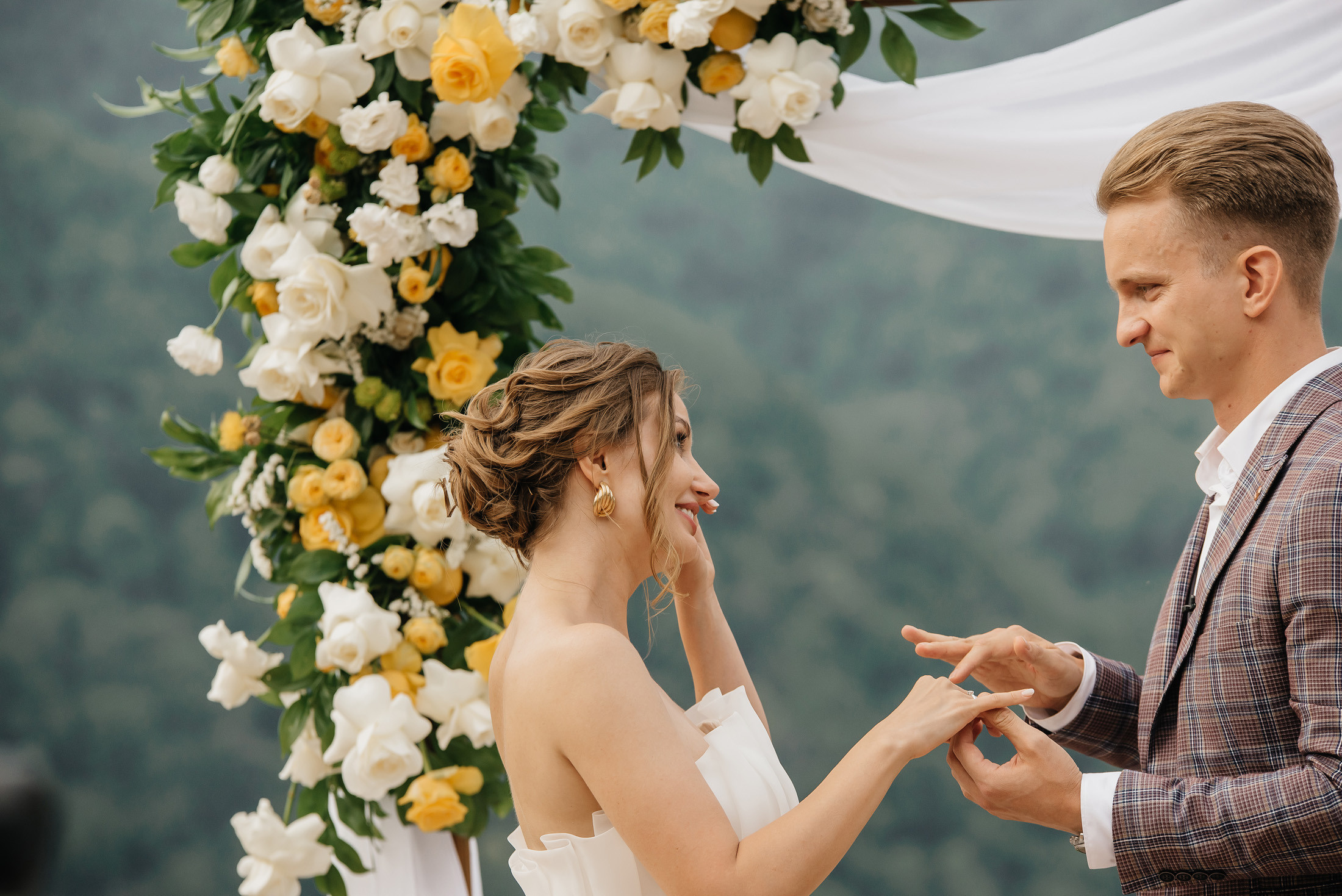 Свадьба в горах в Sky park отель. Фотограф Сочи Евгений Соколов