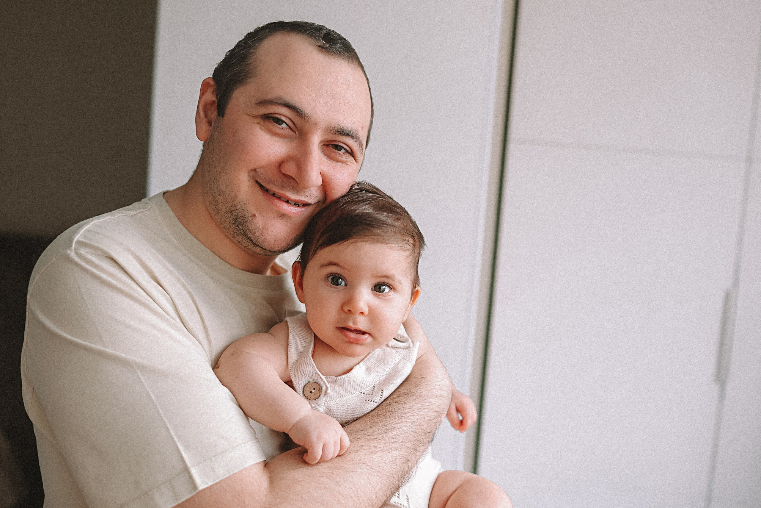 С малышкой. Семейный фотограф Тюмень, фотограф на роды Салмина Мария