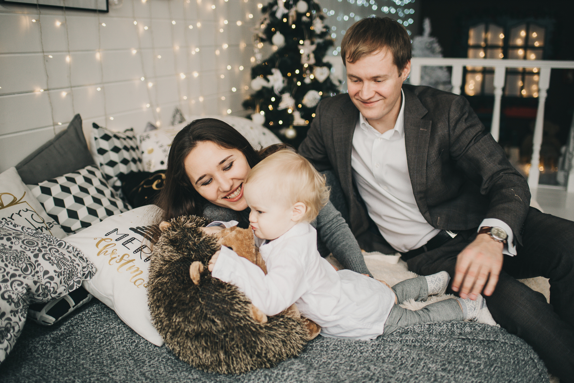 Втроем: радость и ежики. Фотограф в Москве новорожденные свадьбы семьи Дарья Ларионова