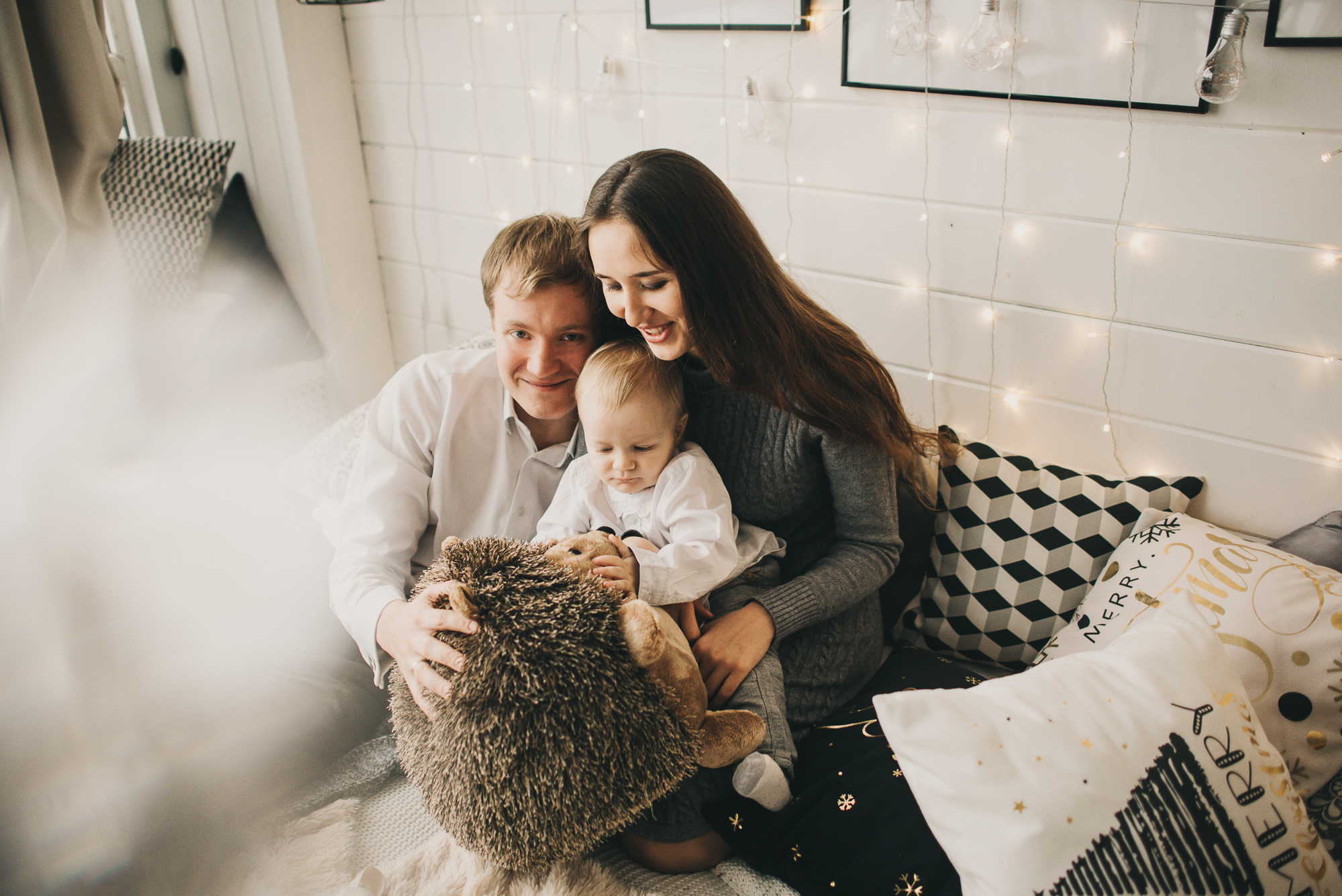 Втроем: радость и ежики. Фотограф в Москве новорожденные свадьбы семьи Дарья Ларионова