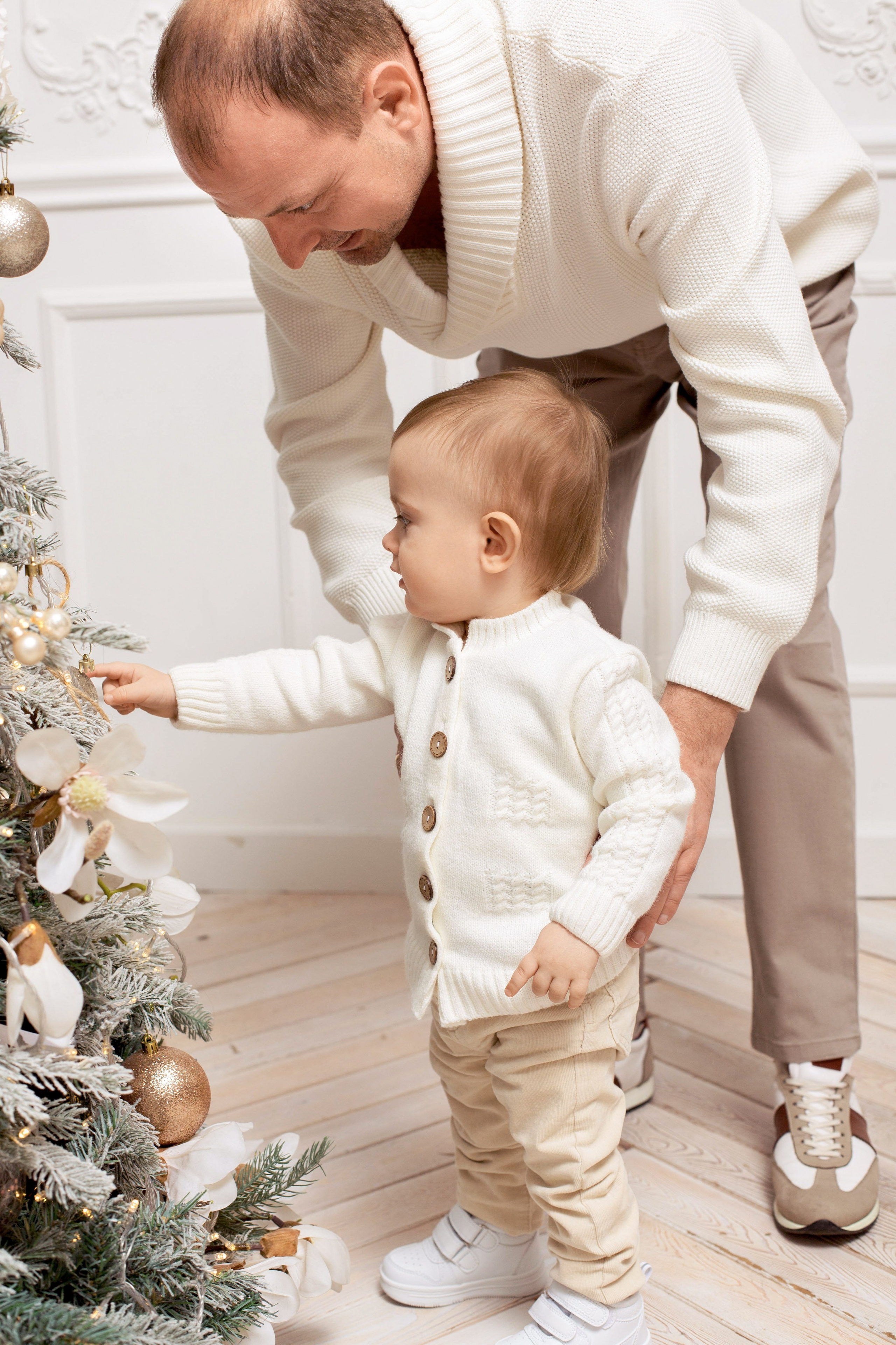 Новогодняя фотосессия в студии в городе Ростове-на-Дону для Александра, Лии и Артёма