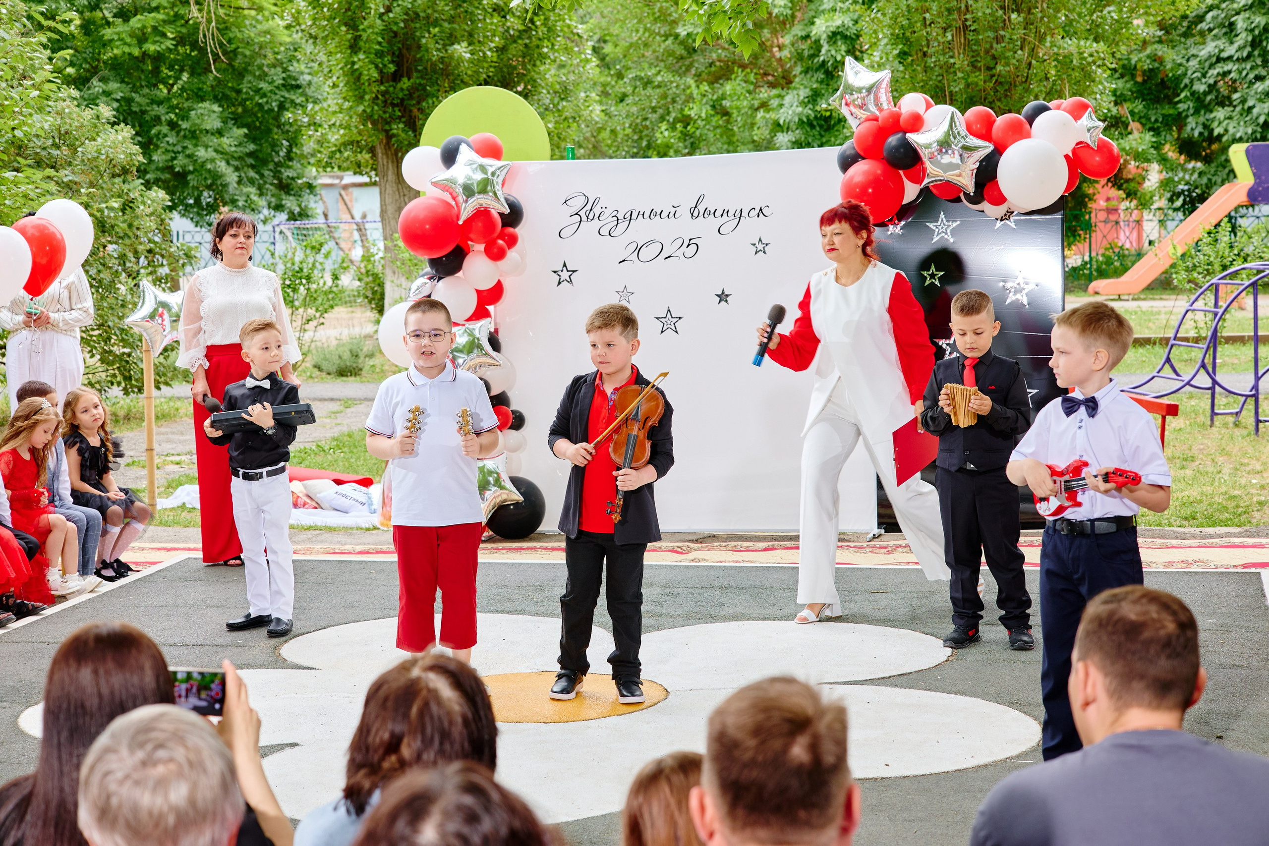 Выпускной 45 сад. Фотограф Выпускные альбомы Таганрог Сергей Коробченко