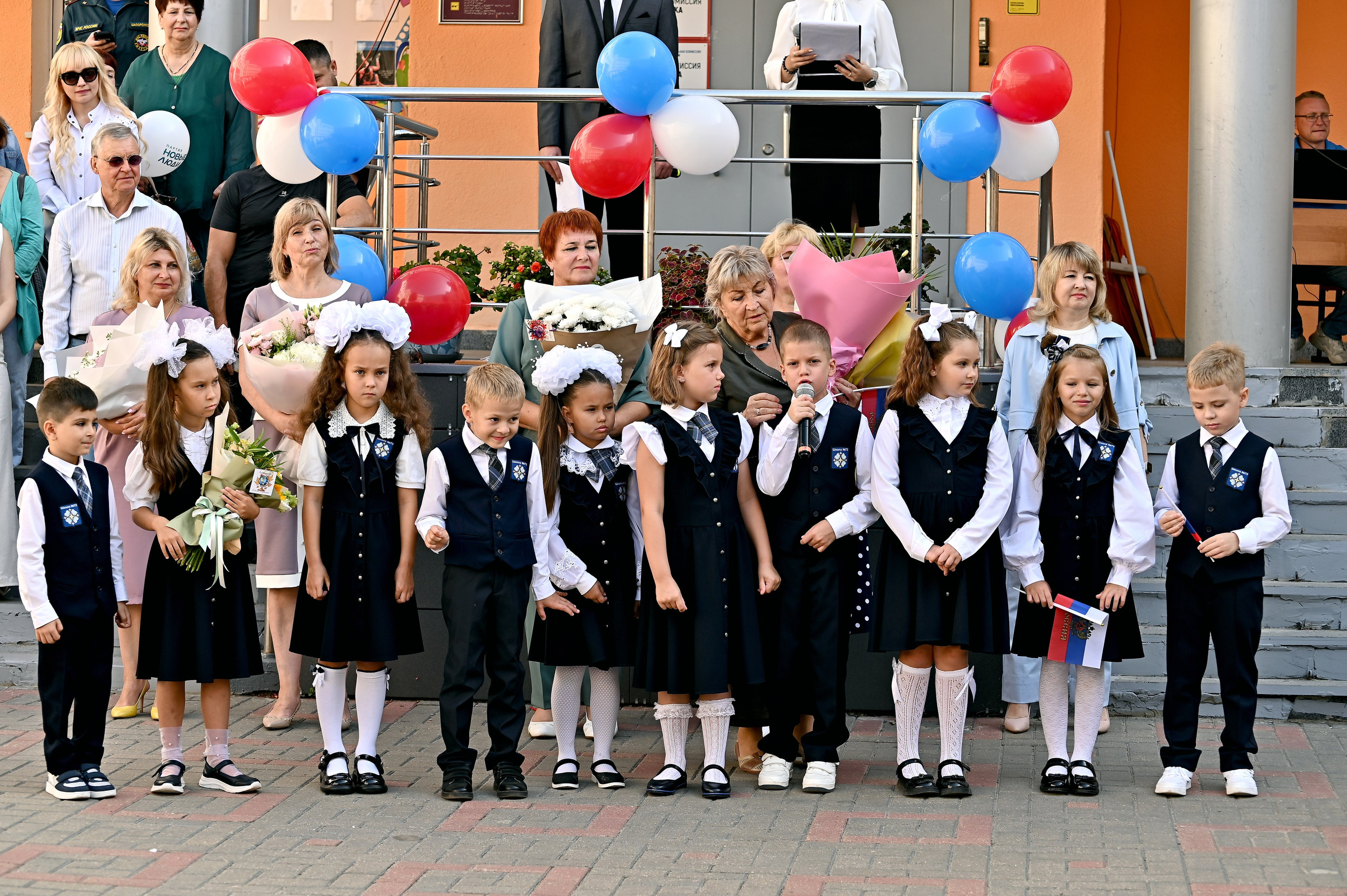 Первоклассник. ФОТОГРАФ ВАШИХ МЕРОПРИЯТИЙ РЯЗАНЬ СЕРГЕЙ КЛЮЕВ Концертная фотография близка к репортажу и портретной съемке