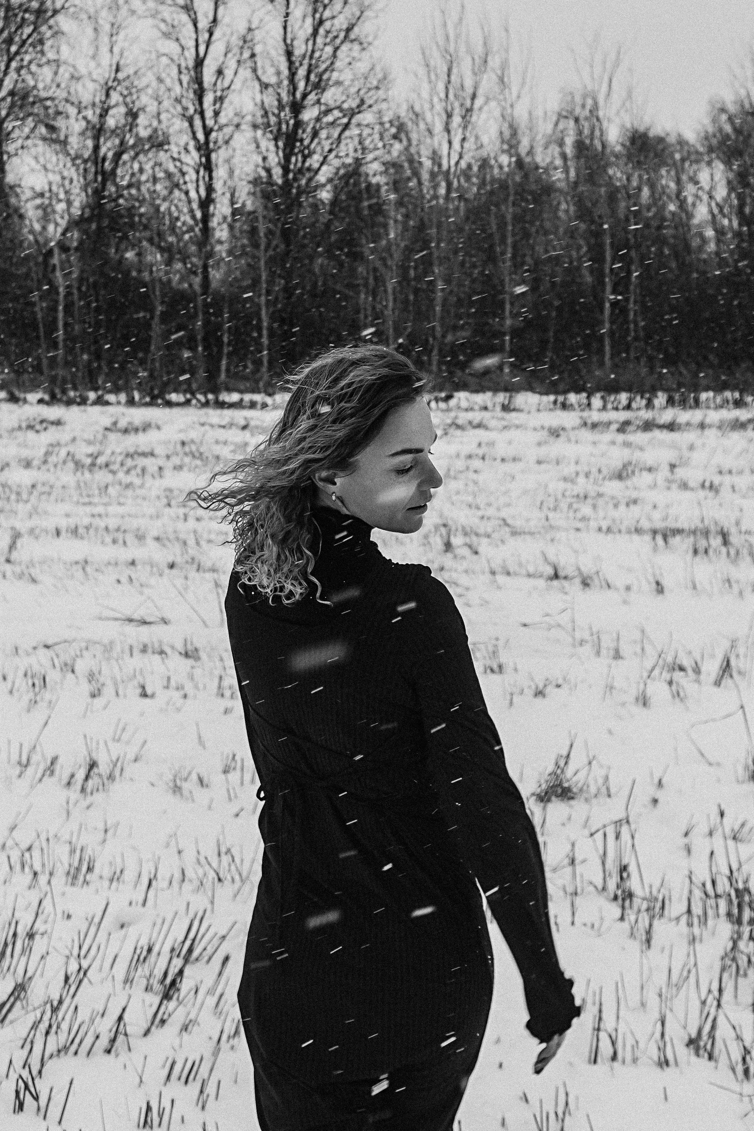 Меланхолия (поле). Семейный фотограф Тюмень, фотограф на роды Салмина Мария