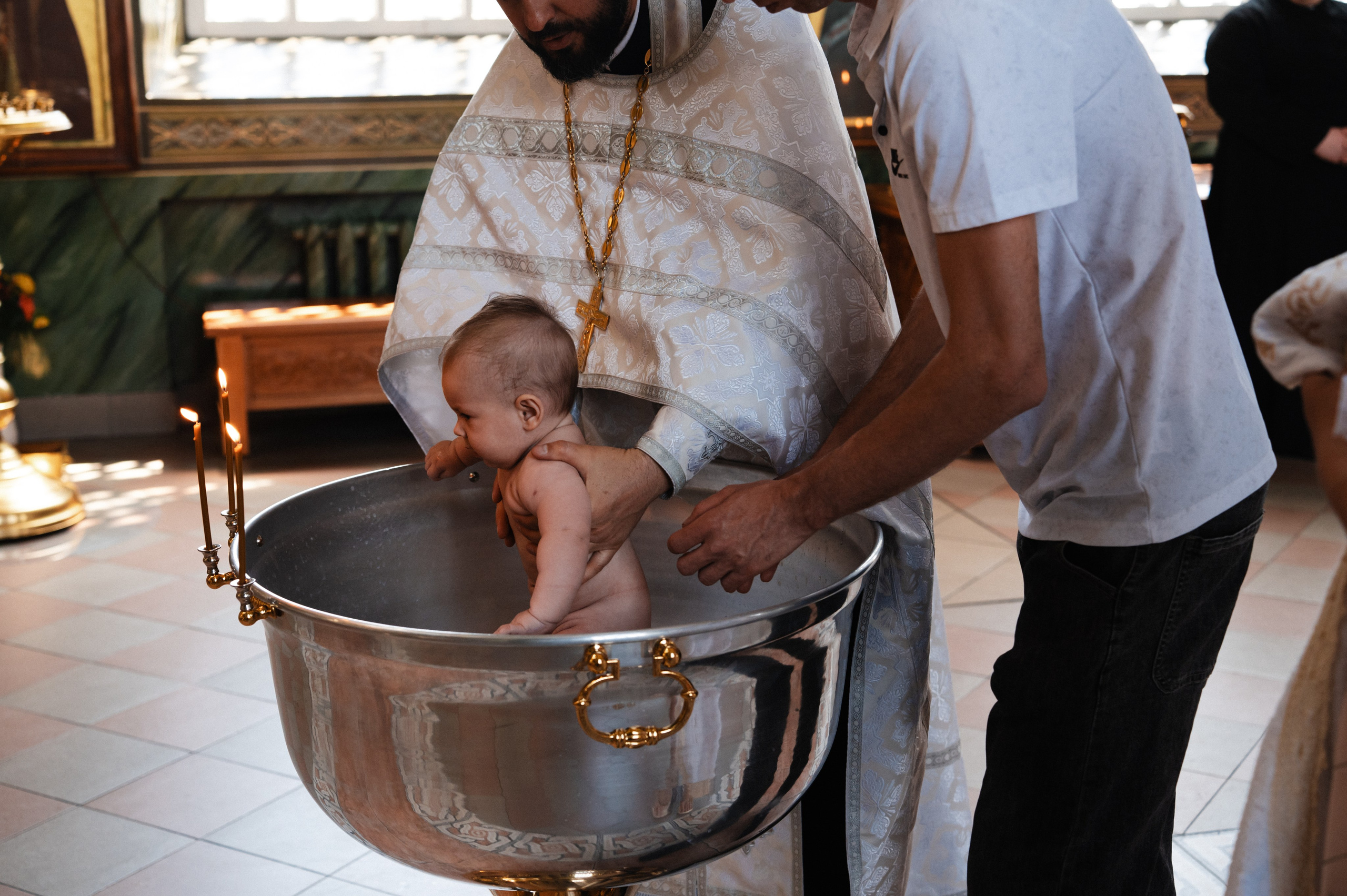 Таинство Крещения Дарьи (Храм Преполовения Пятидесятницы). Фотограф Ярута Оксана / Ростов-на-Дону