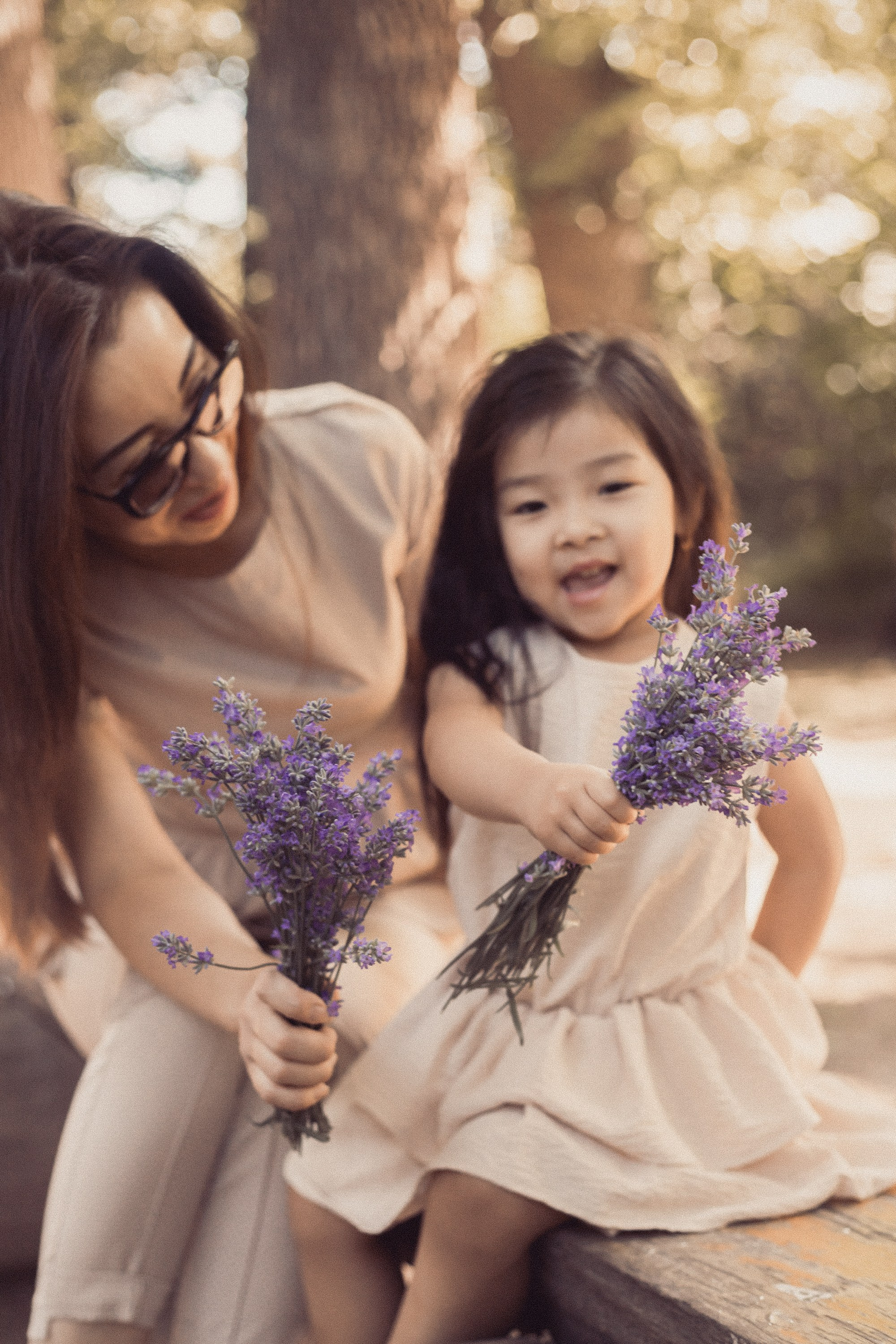 Летняя прогулка мамы и дочери. Фотограф Наталья Гончарова. Снимаю живые портреты в Алматы