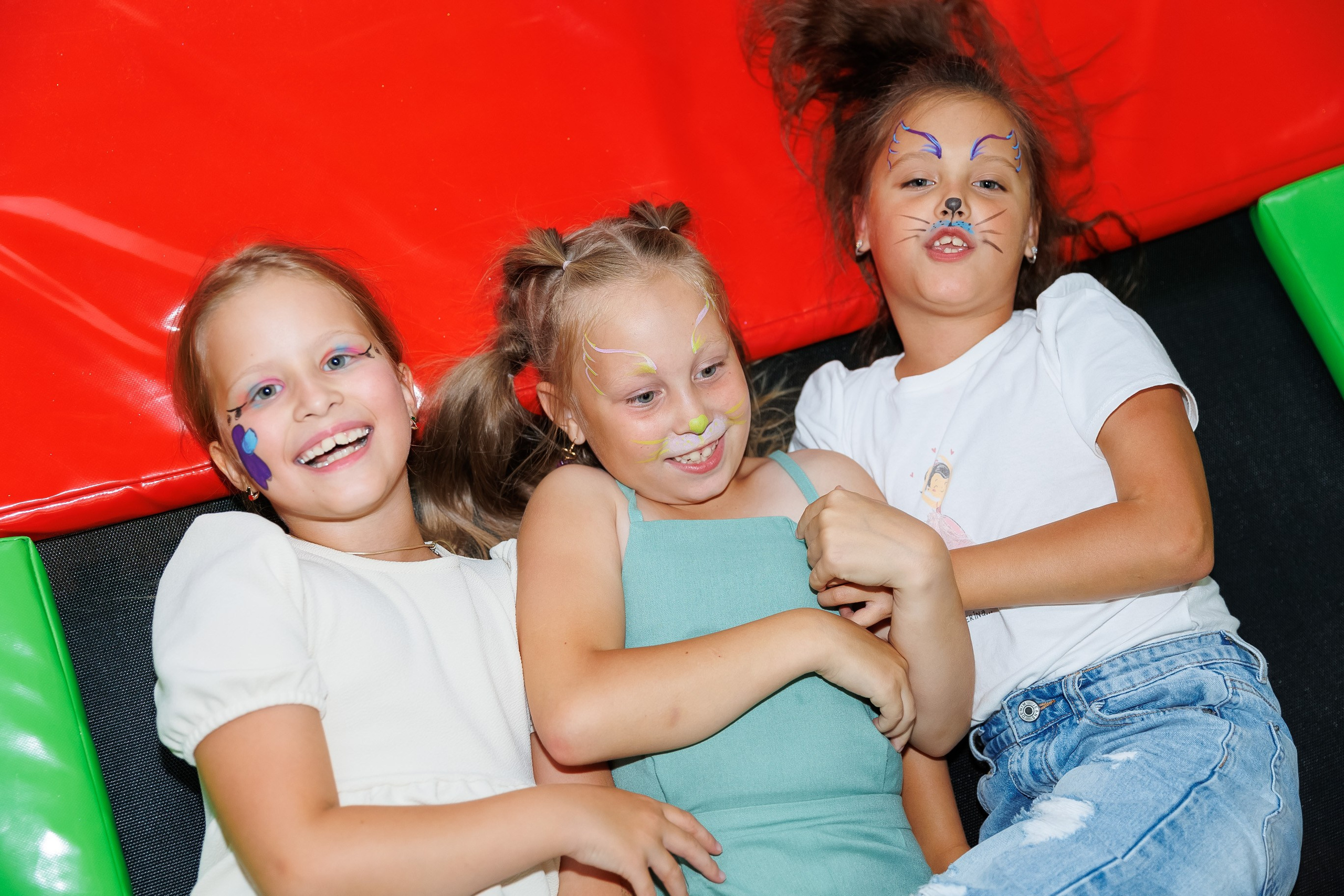 Детский лофт Алиса в стране чудес. Женский фотограф в Новосибирске Наталья Гресь