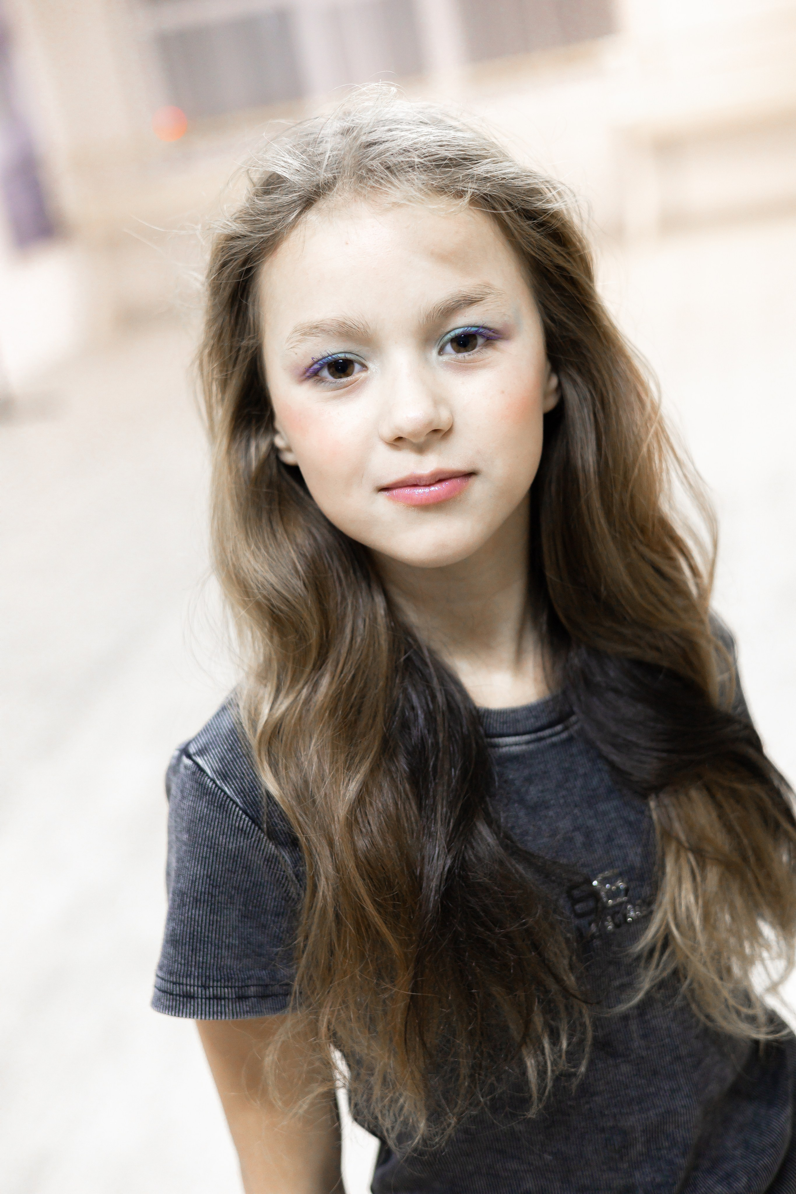 Урок «цветного» макияжа для Театра моды. Школа для девочек во Владивостоке — Само Совершенство