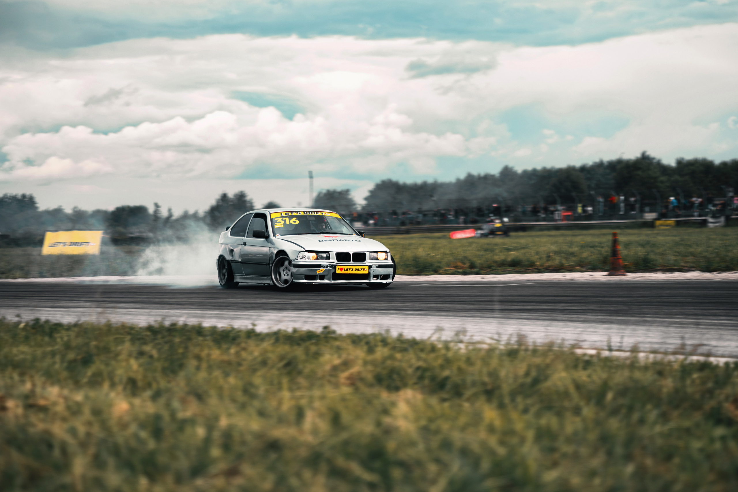 Фоторепортаж с «Больших Гонок» — дрифт, драг, звук