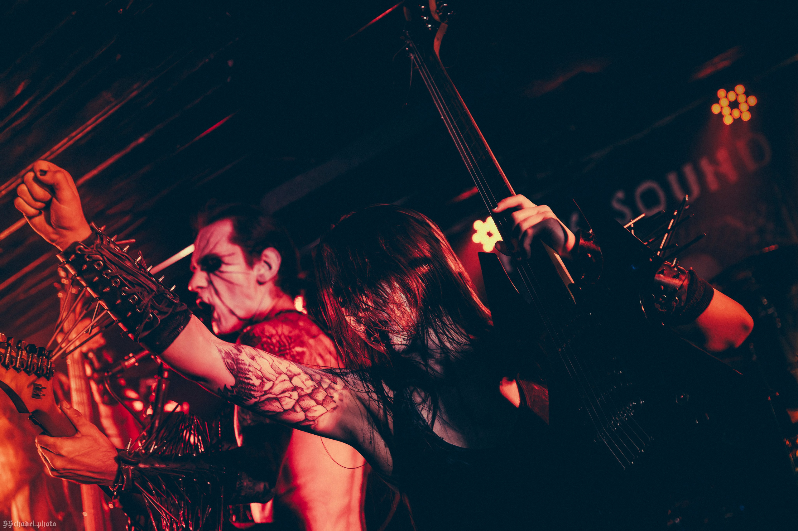 Frostlagte Måne 18.10.25. We will make everything metal!