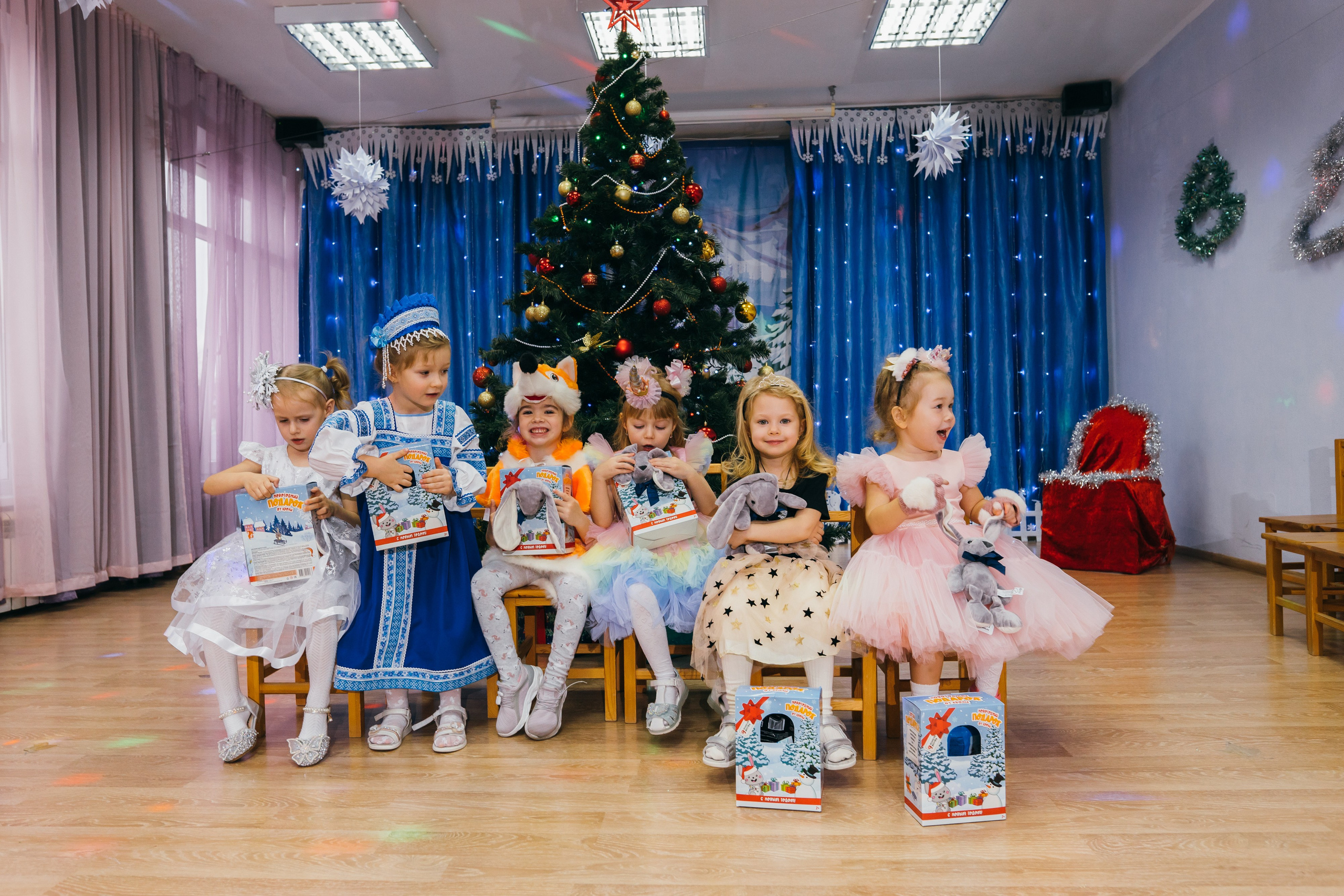 Новогодний утренник в детском саду. Профессиональный фотограф Геленджик, Новоросийск Виктория Цейс