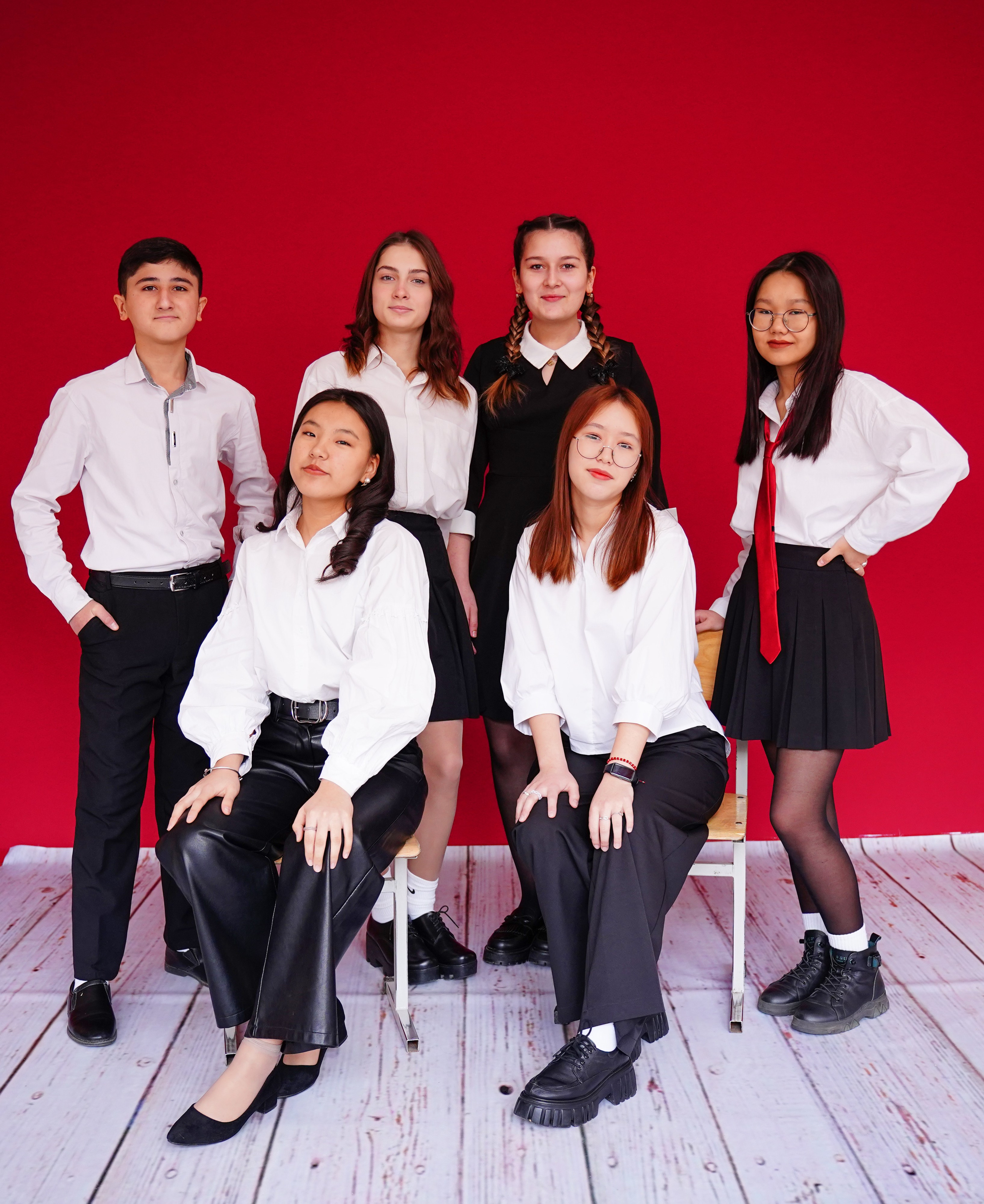 Мелкие группы / старшие классы. MEMENTO.Выпускные альбомы, школьные, юбилейные и другие книги. Ростов-на-Дону