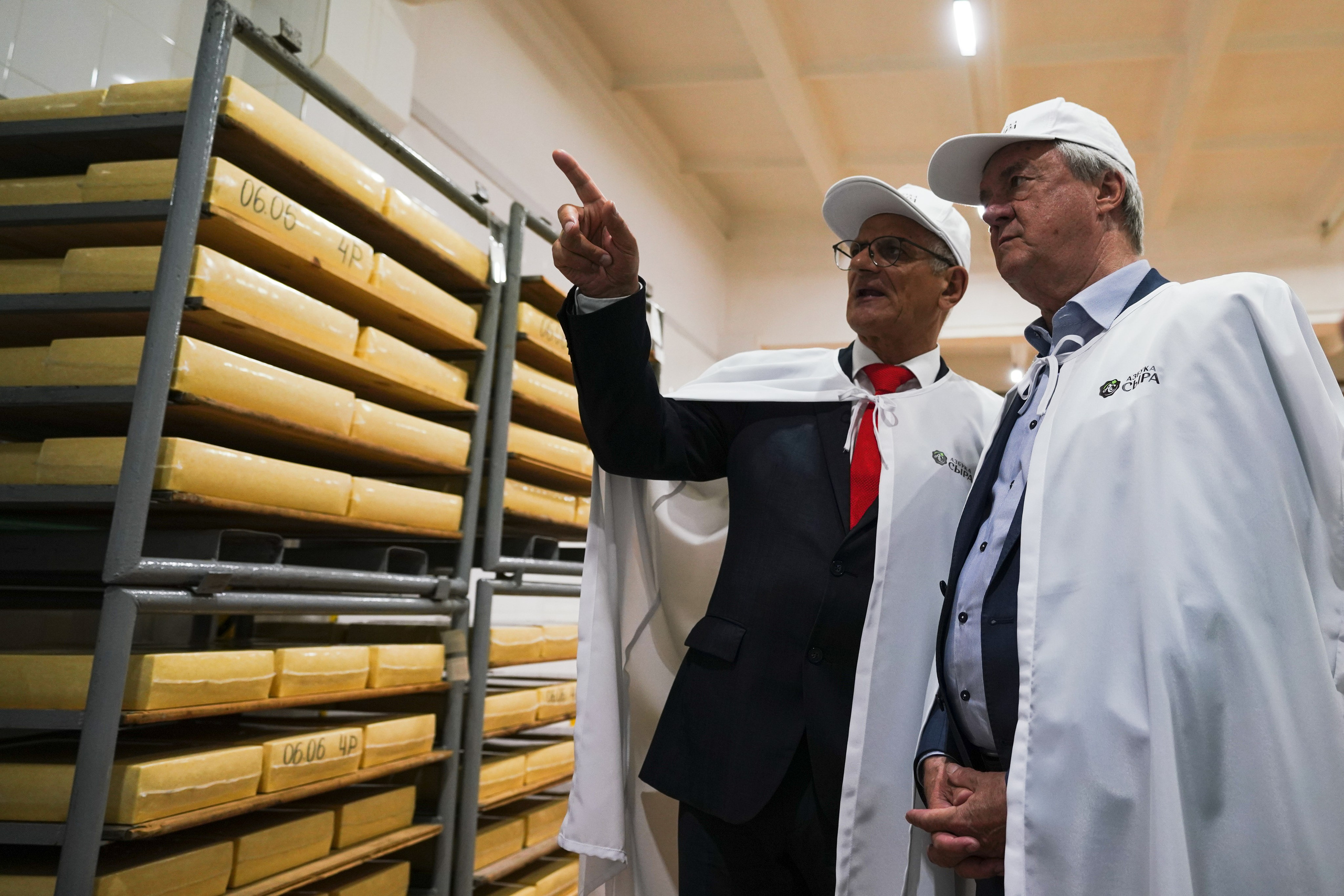 Съемка делегации на заводе Азбука сыра. Фотограф Казань