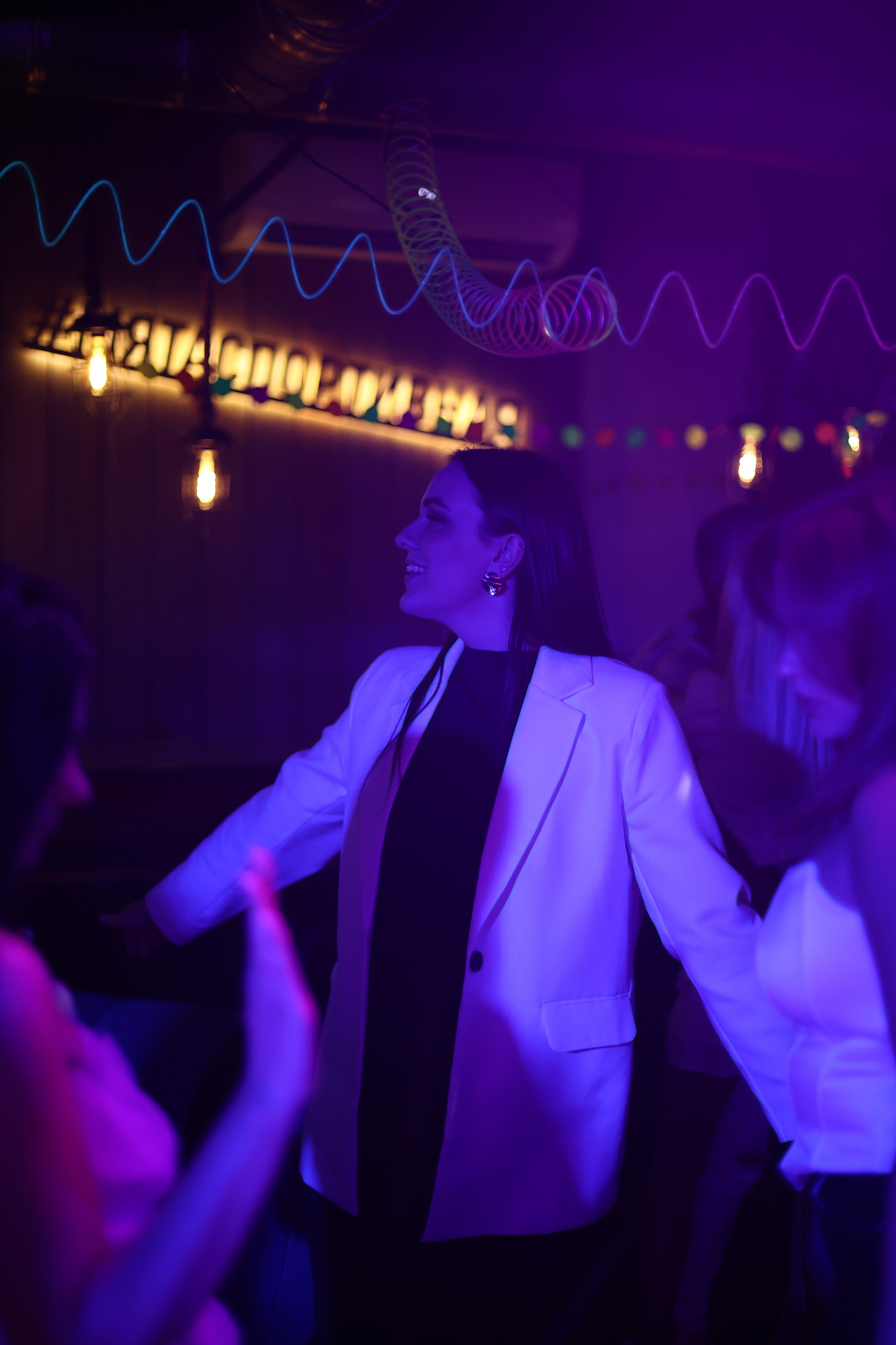 Neon Party 01.08.25. Мята Спортивная — Кальянная, караоке, бар в Минске