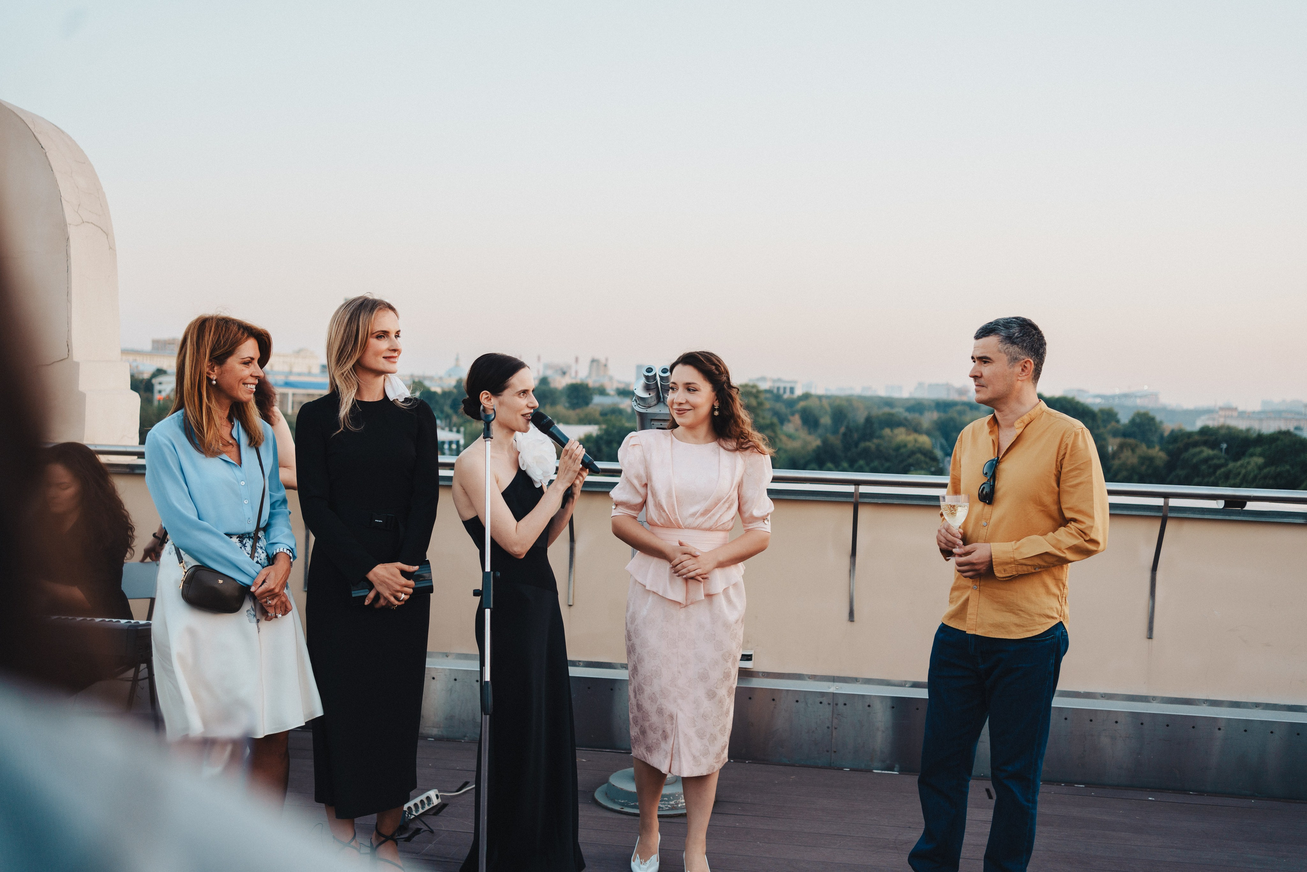 Выставка на крыше Парка Горького. Семейный и детский фотограф и видеограф в Москве, Серпухове и Тарусе Валерия Сорокина