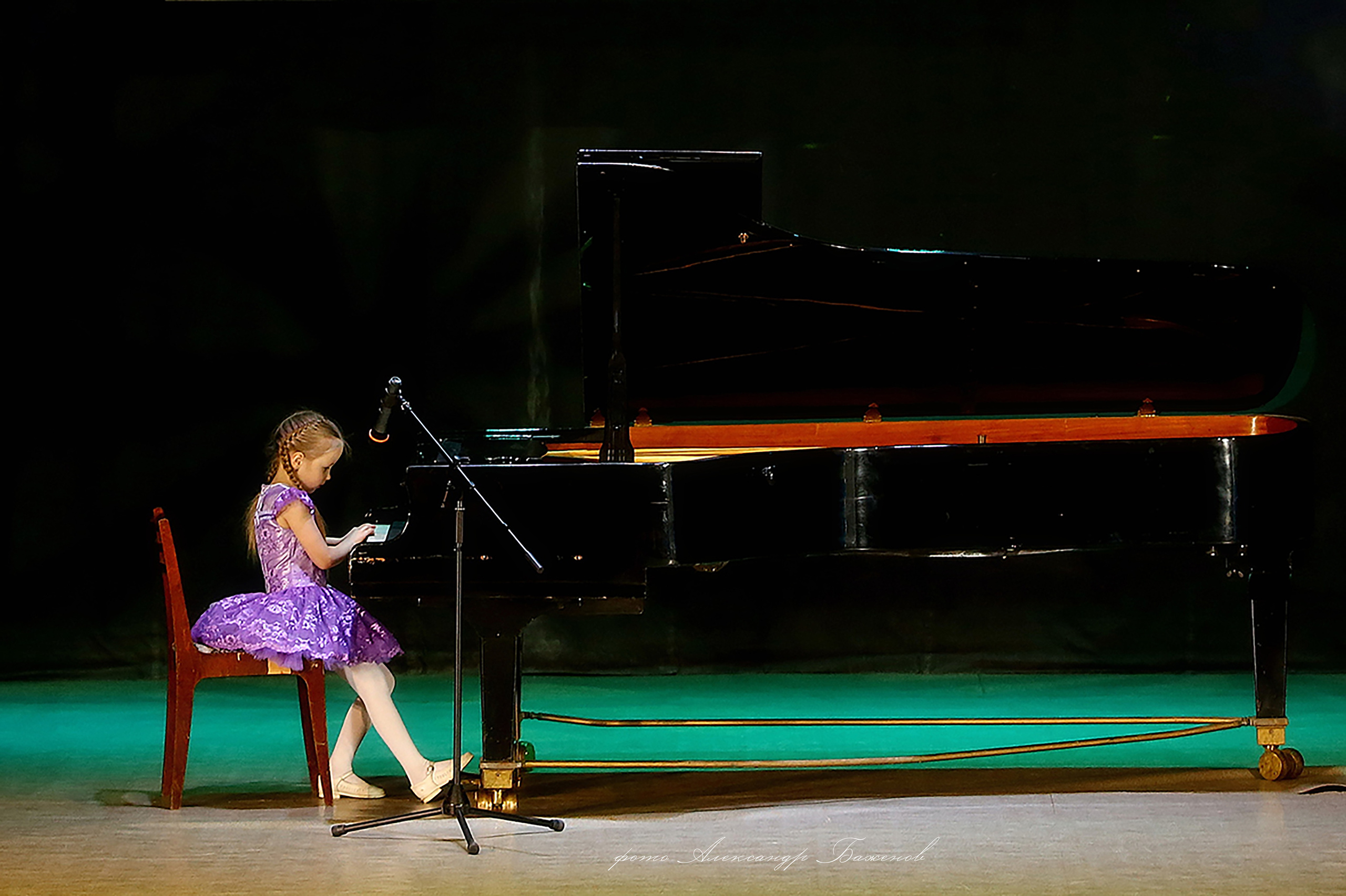 Театральный фотограф Александр Баженов, место работы в г. Екатеринбург. Профессиональный Фотограф в г. Екатеринбурге Александр Баженов