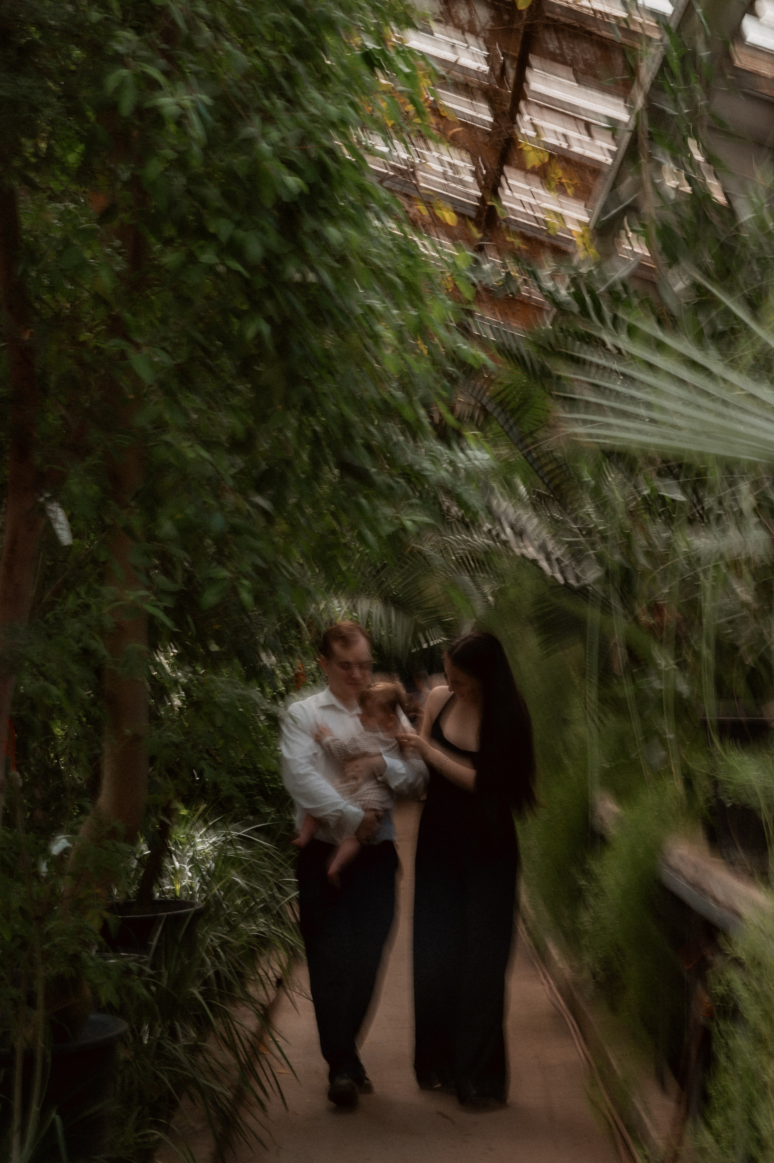 Илья, Ирина и Ева в Оранжерее. Семейный и свадебный lifestyle-фотограф в Москве Мария Петрова