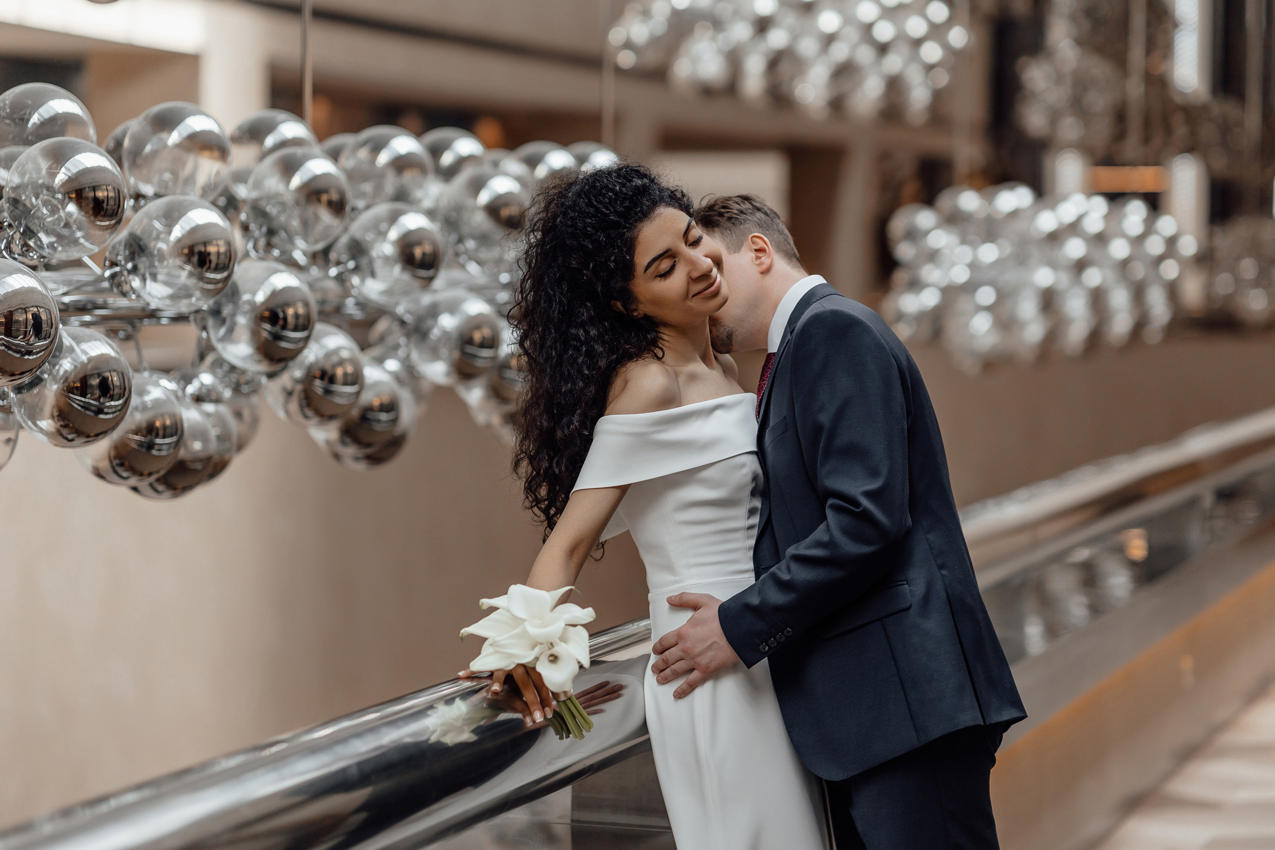 свадебная фотосессия в отеле garden plaza moscow WTC