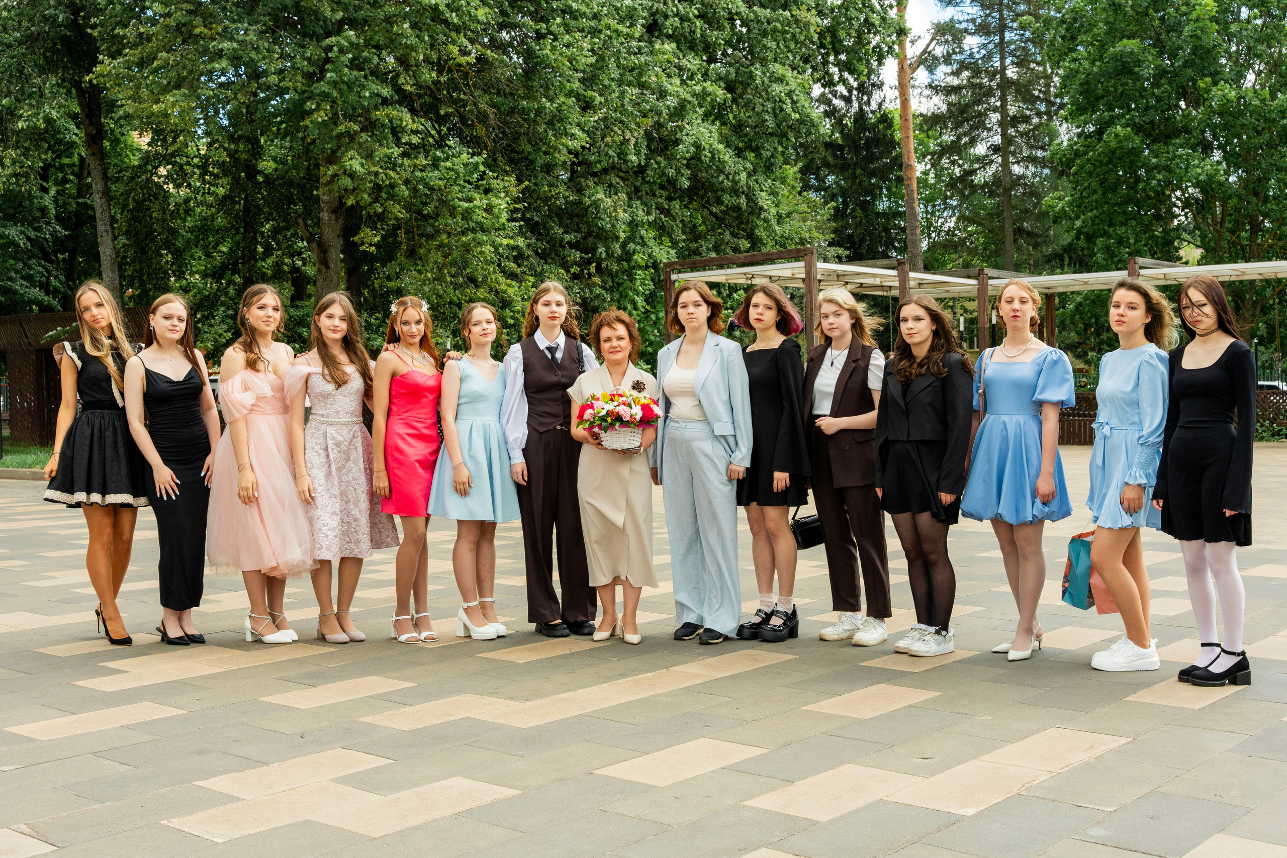 Выдача аттестатов 9 классы. Фотограф Юлия Попова