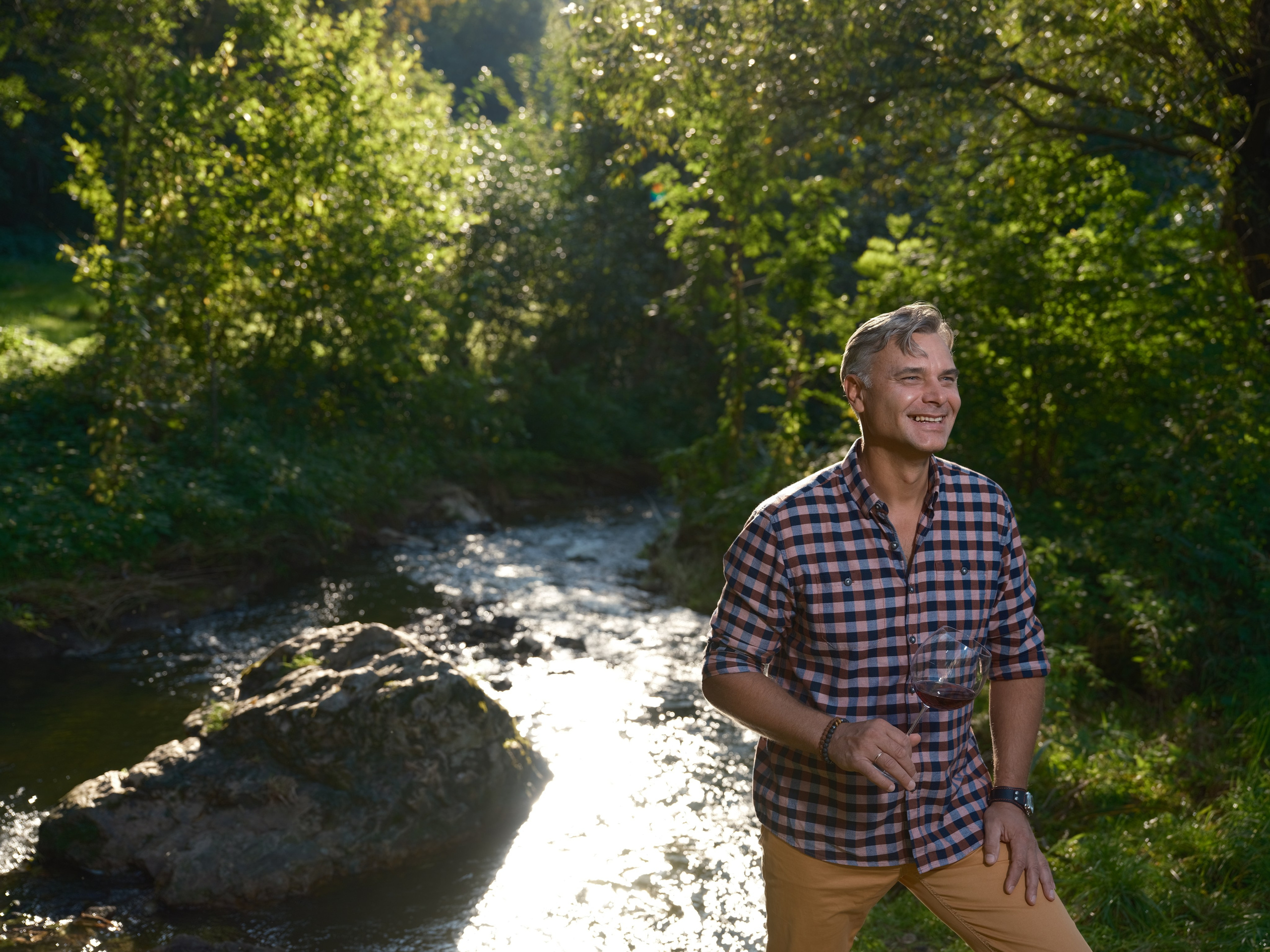 Вадим и вино. Фотограф в Москве и Праге: индивидуальные портреты, парные фотосессии